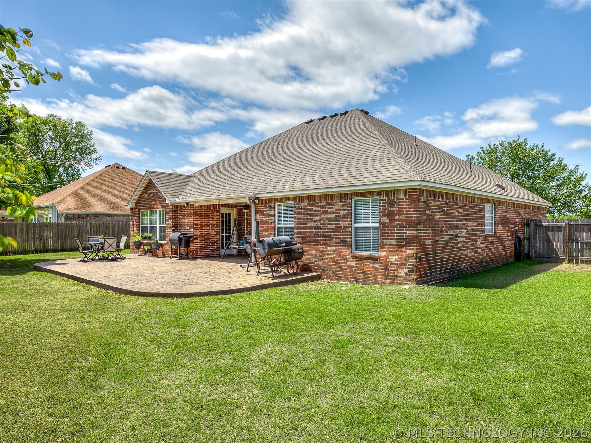 2004 Charleston Drive Bartlesville OK 74006