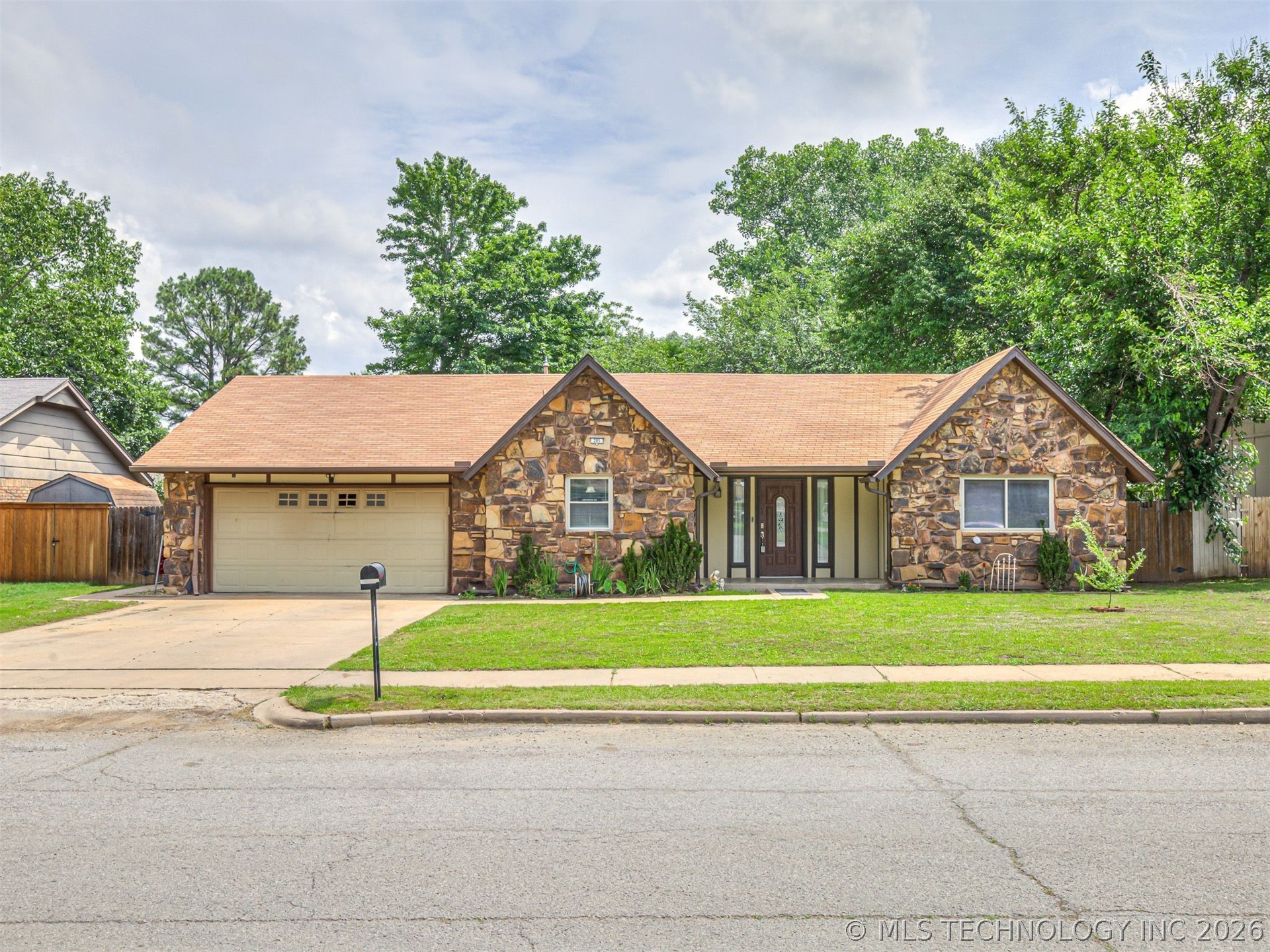 205 Fox Run Circle Jenks OK 74037