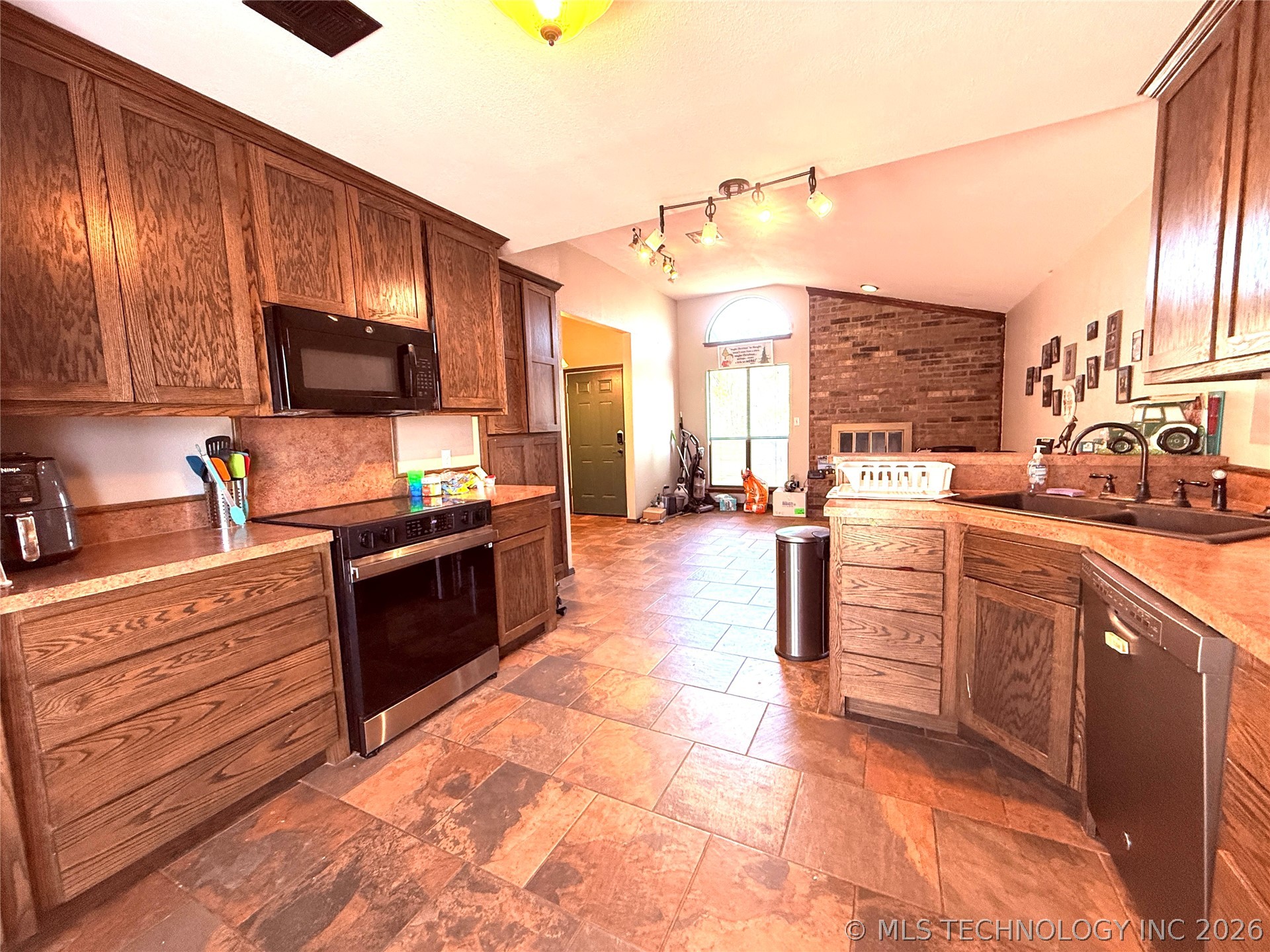 603 Geronimo Pauls Valley OK 73075