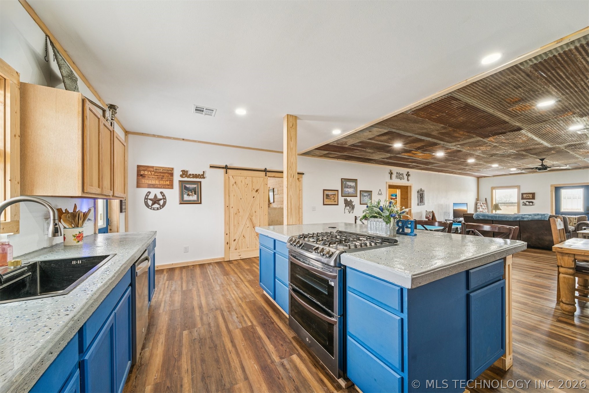 1450 W 520 Road Pryor OK 74361