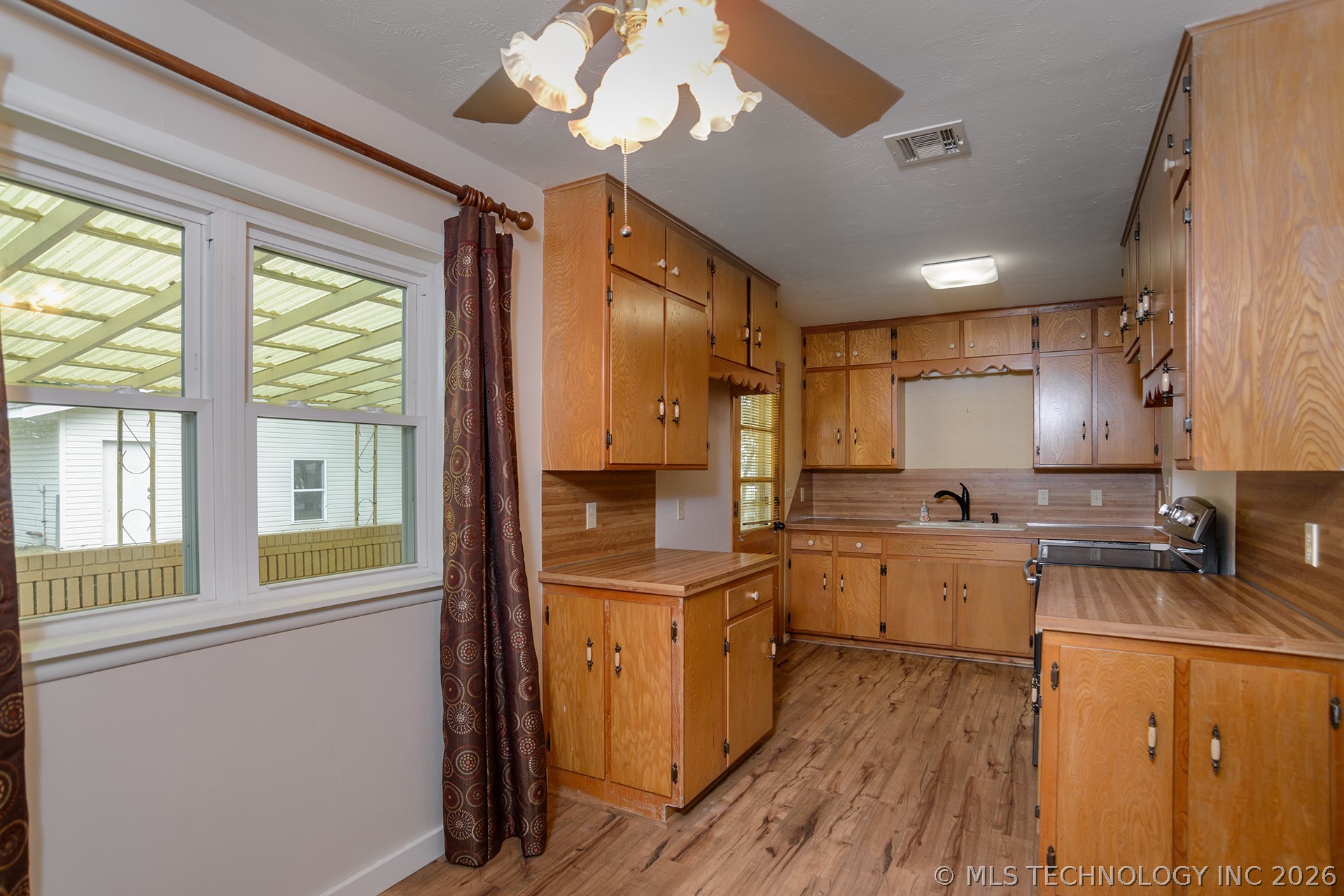 314 SW 3rd Perkins OK 74059