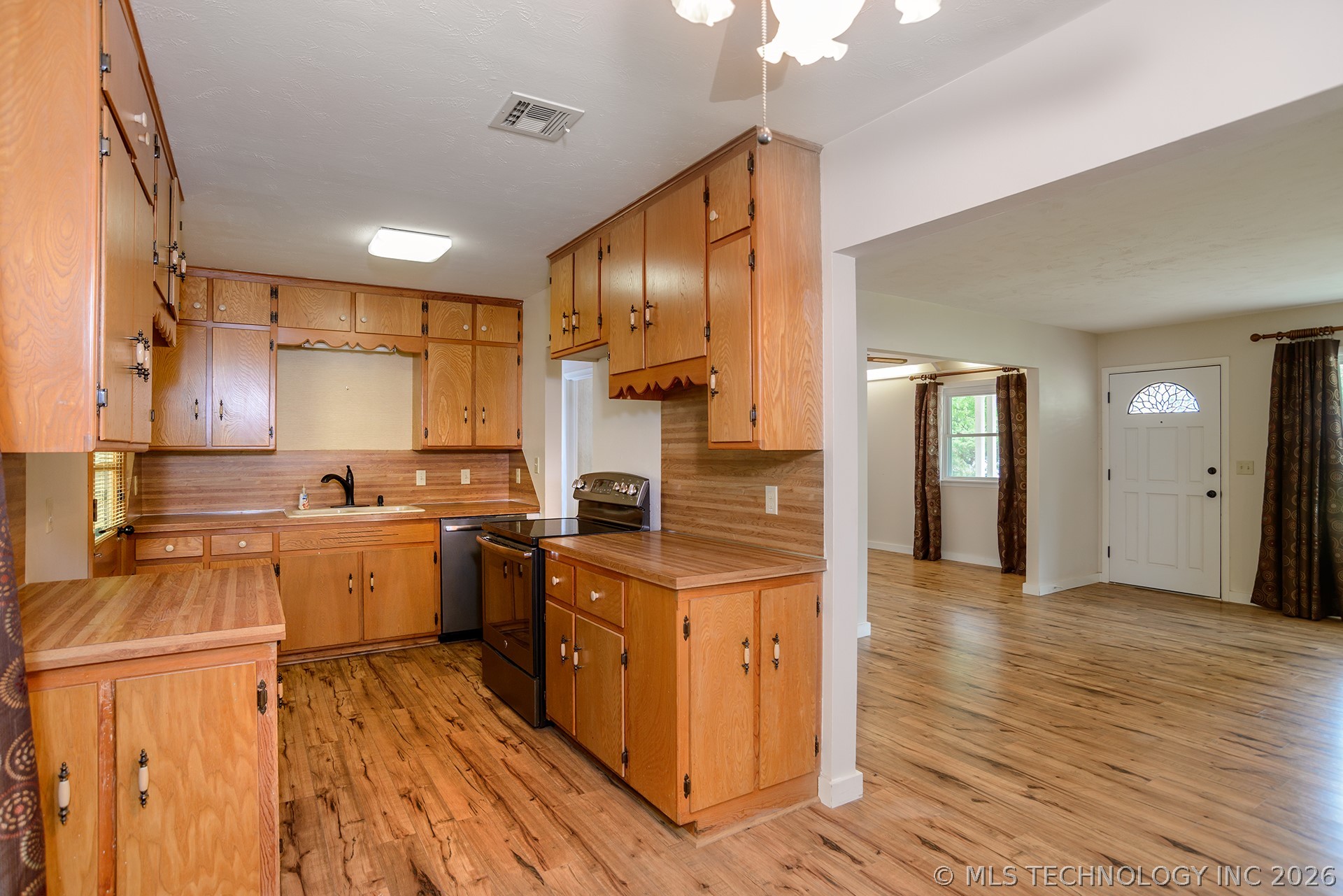 314 SW 3rd Perkins OK 74059