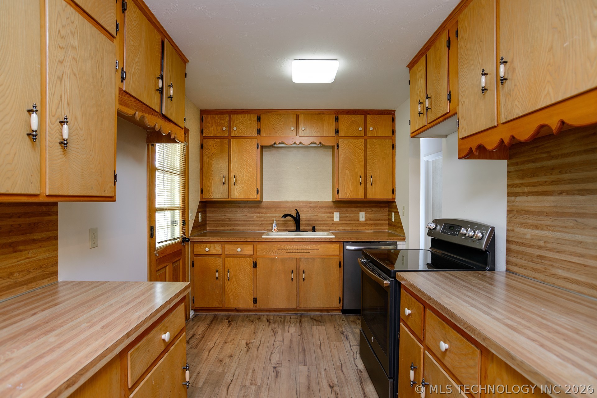 314 SW 3rd Perkins OK 74059