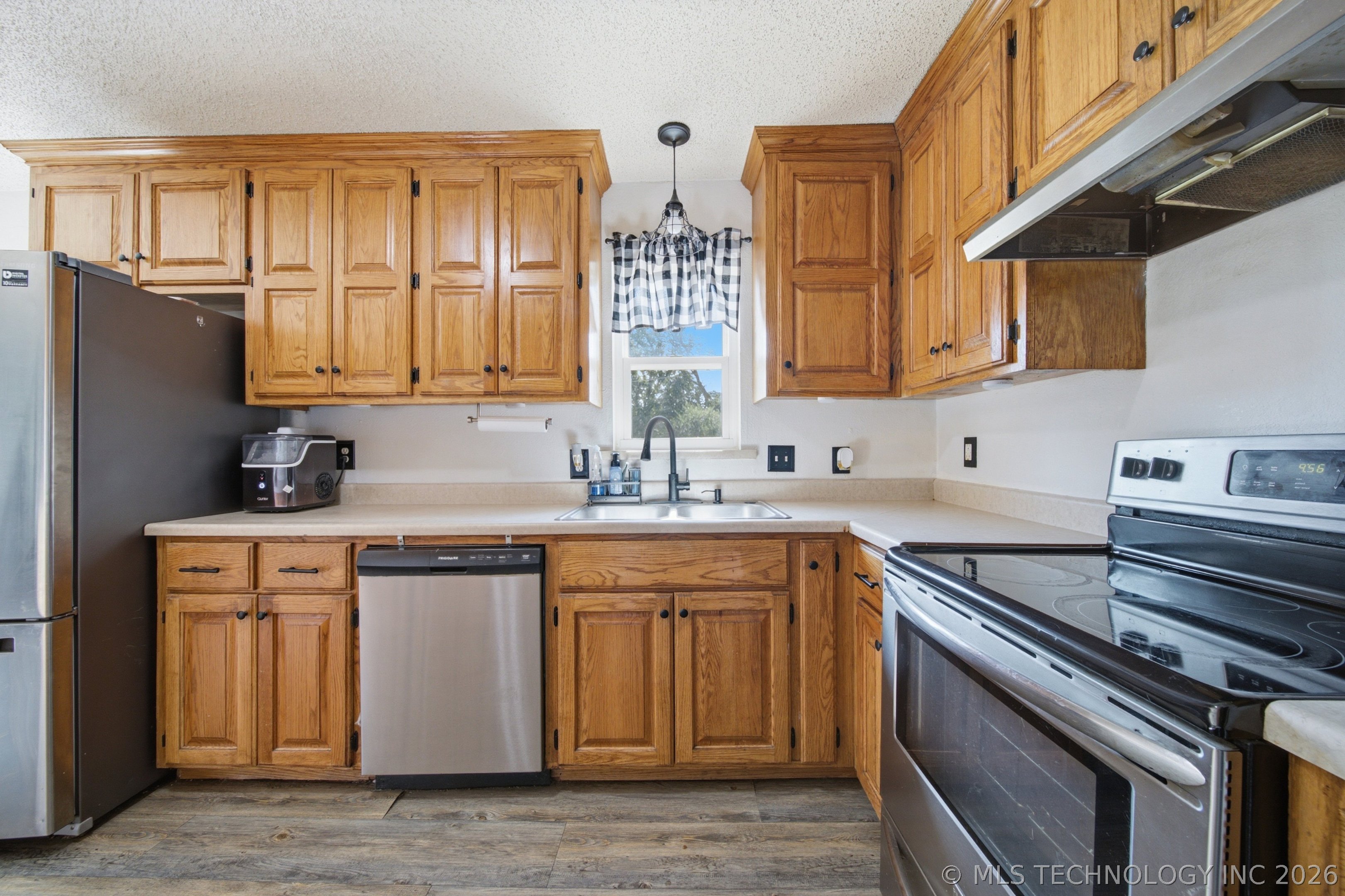111 S 6th Street Morris OK 74445