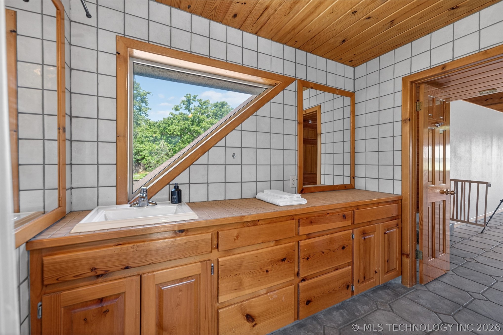 9212 N 447 Road Spavinaw OK 74366
