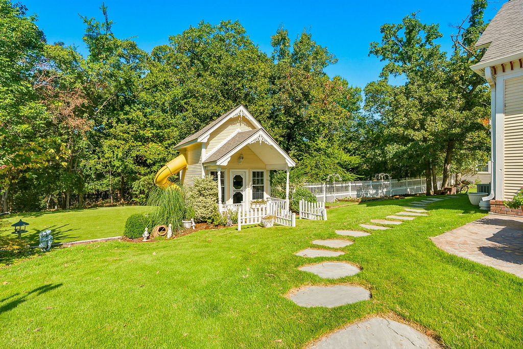 1009 SE County Road Ada OK 74820