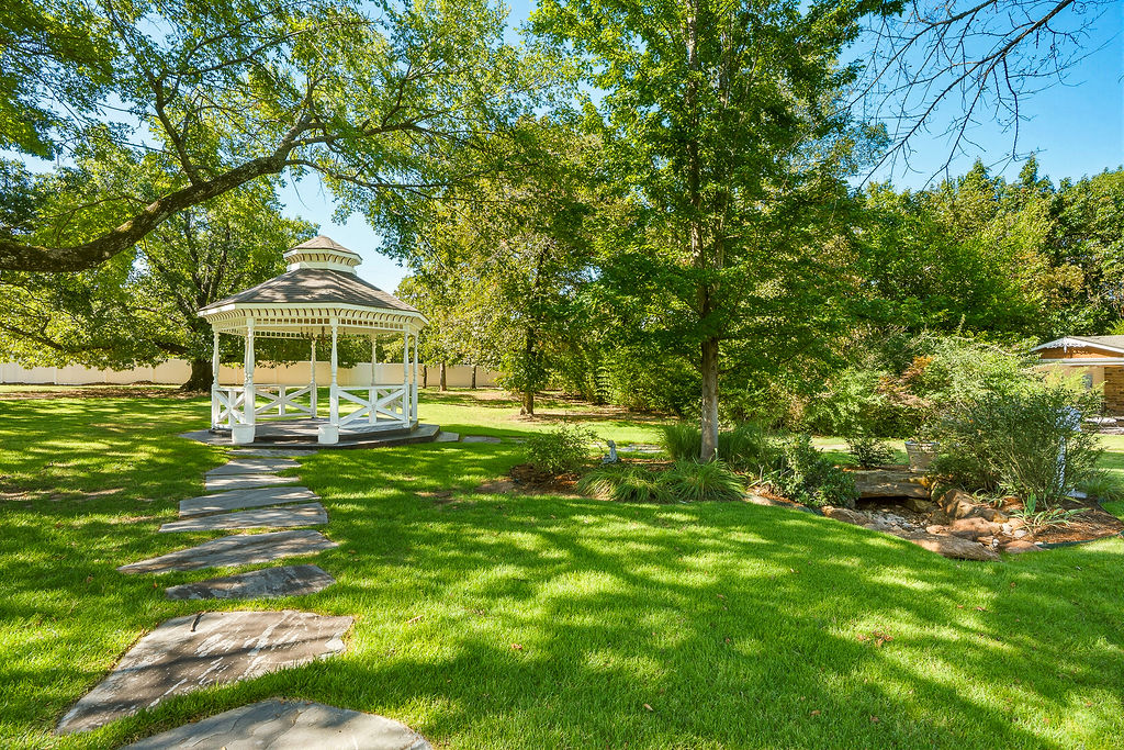 1009 SE County Road Ada OK 74820