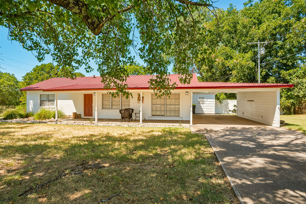 1009 SE County Road Ada OK 74820