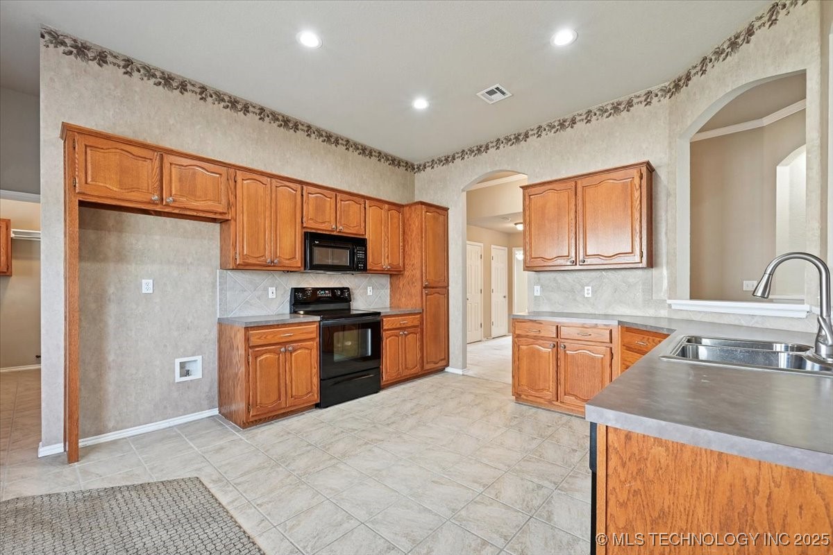 2000 N 6th Street Broken Arrow OK 74012