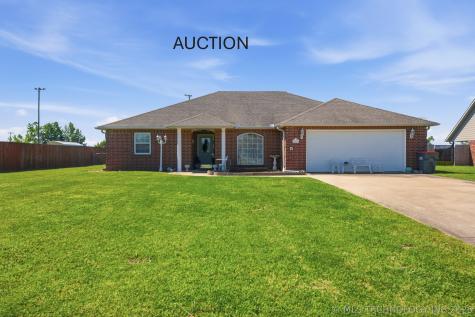 802 E 10th Terrace Grove OK 74344