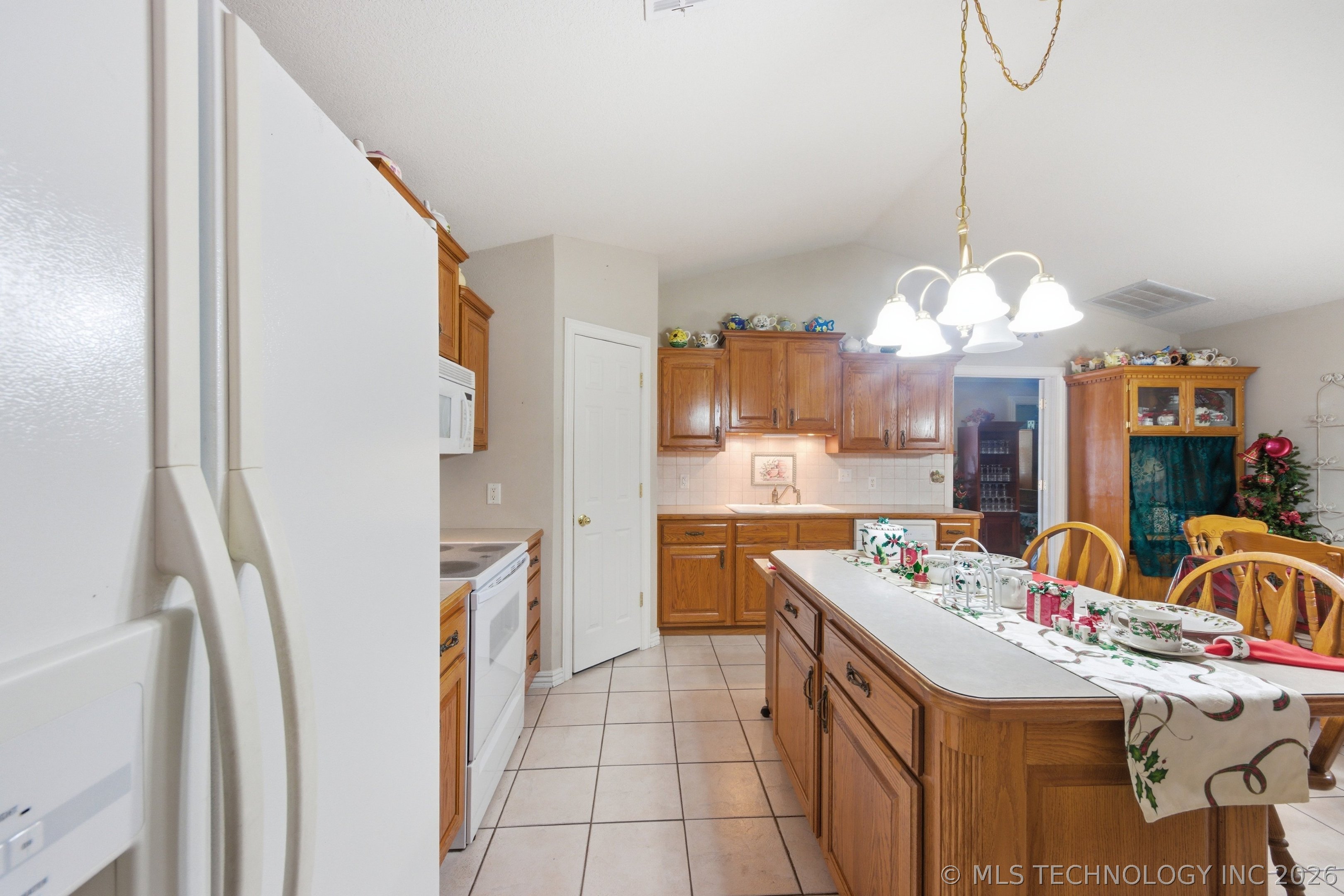802 E 10th Terrace Grove OK 74344