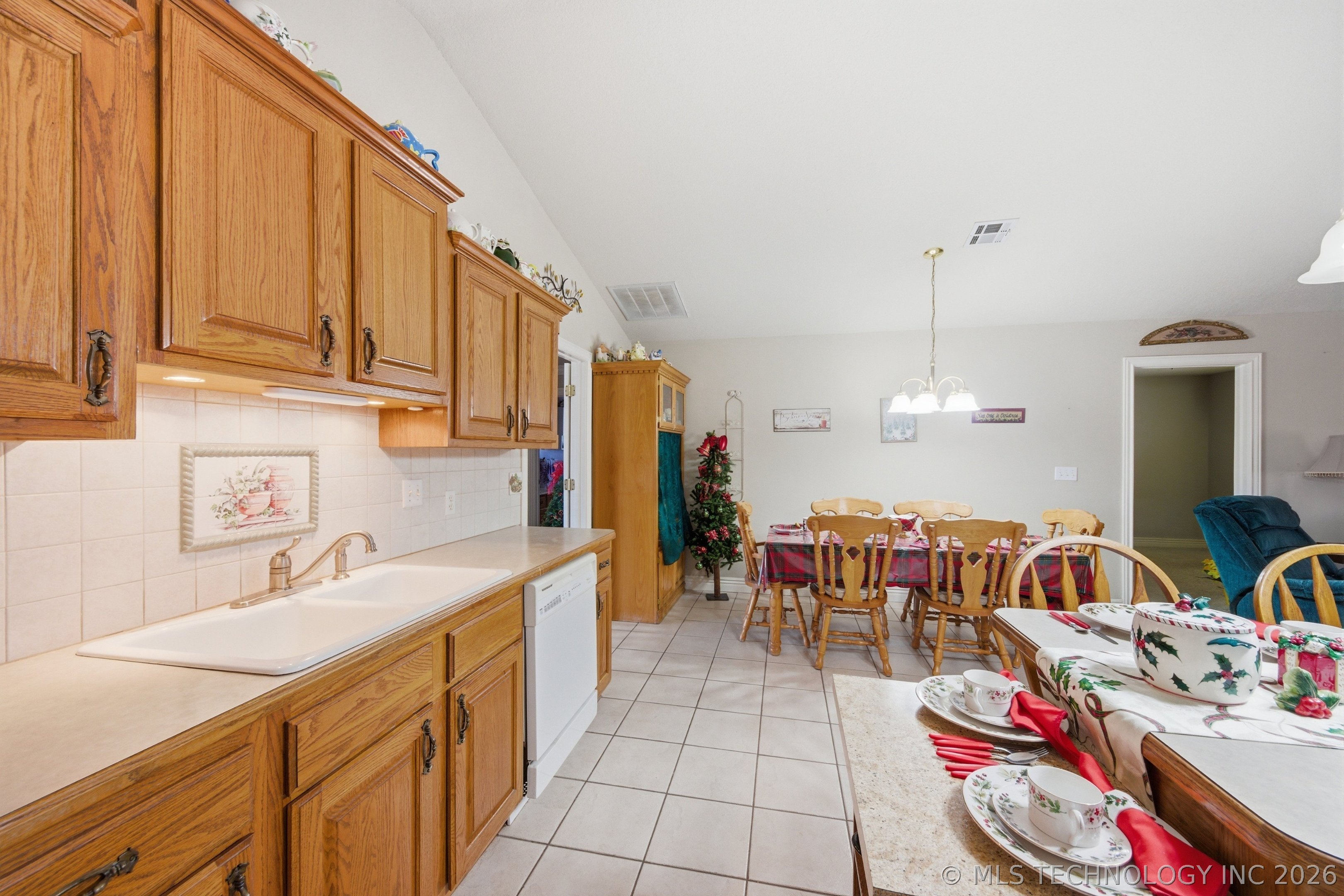 802 E 10th Terrace Grove OK 74344