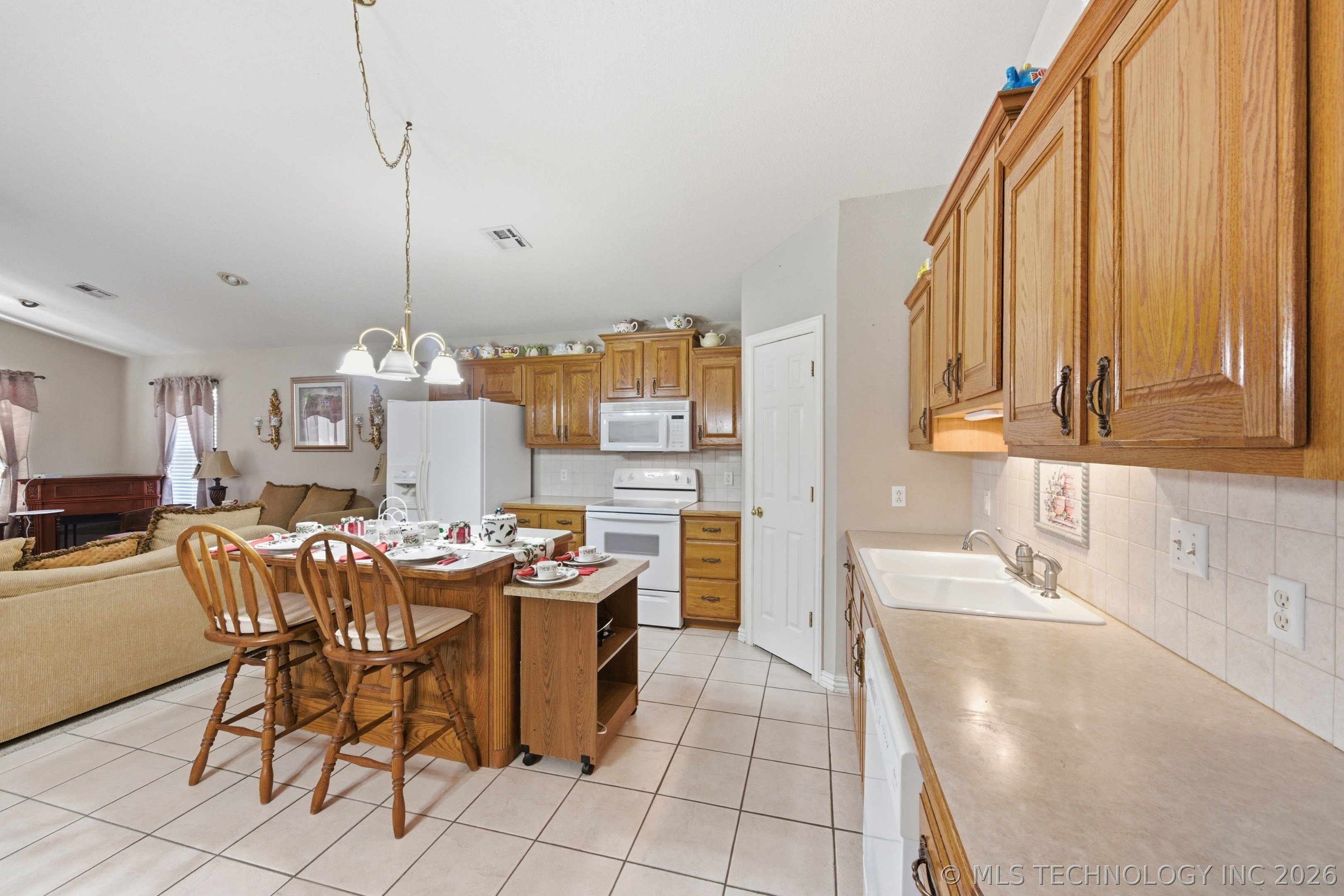 802 E 10th Terrace Grove OK 74344