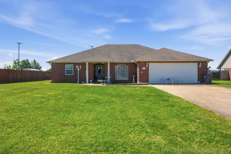 802 E 10th Terrace Grove OK 74344