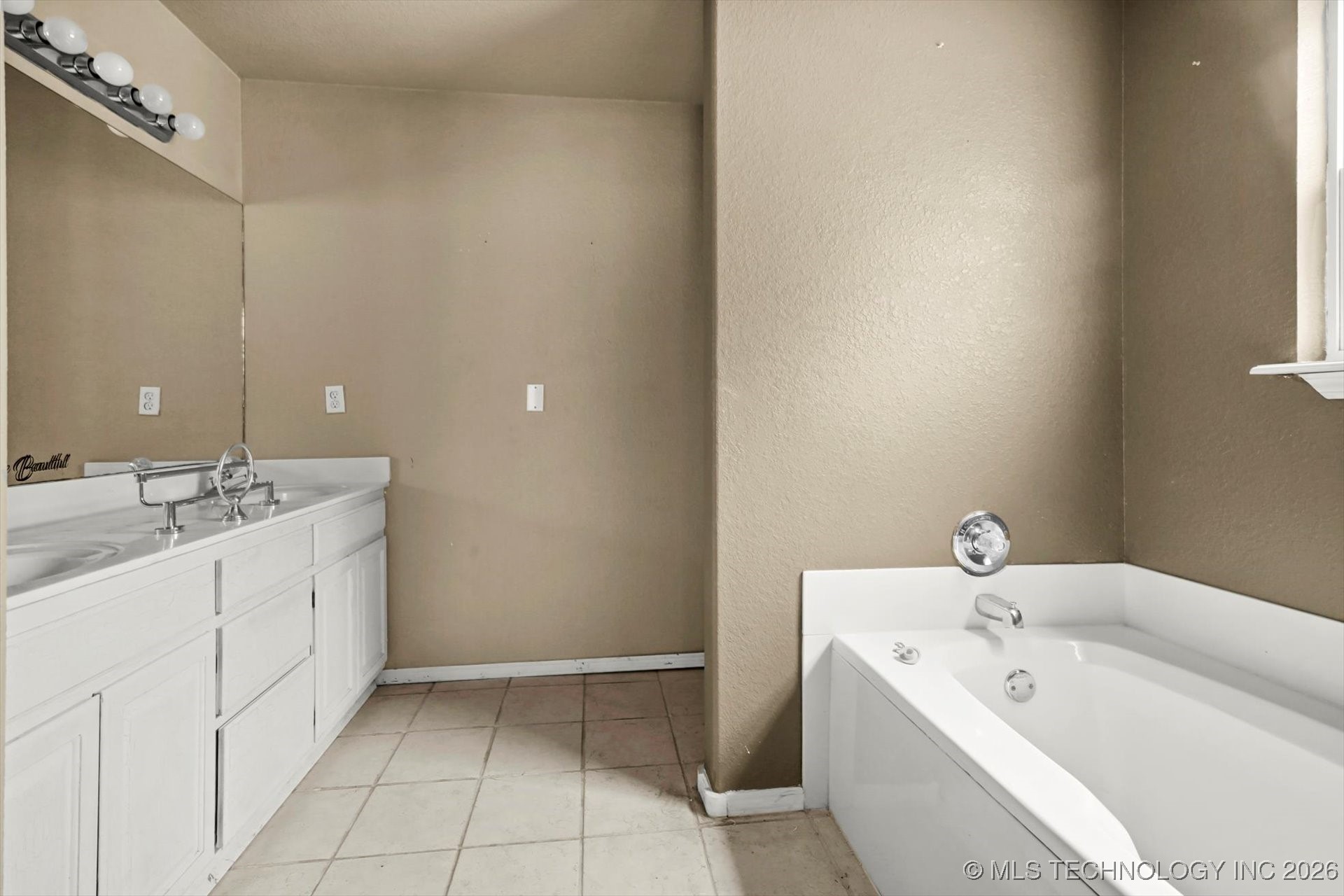 25025 S 4130 Road Claremore OK 74019