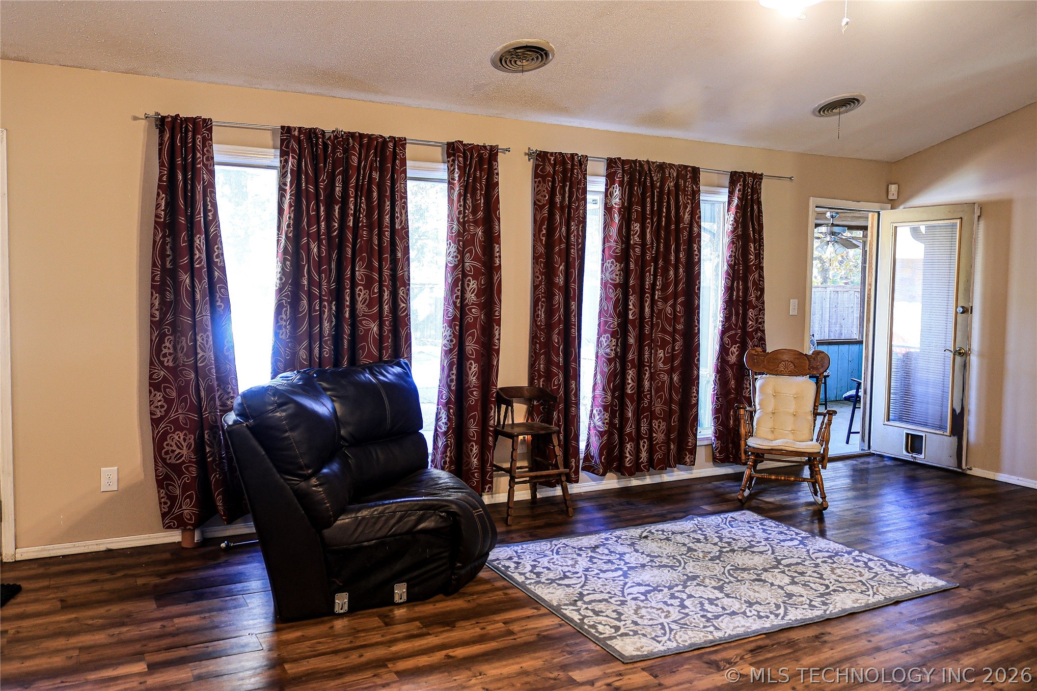 65 Pickle Lane Heavener OK 74937