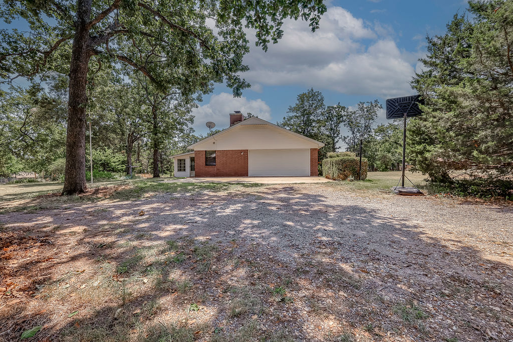 73502 Cyclone Hollow Road Wagoner OK 74467