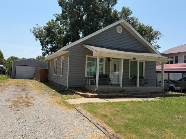 605 N Burgess Street Holdenville OK 74848