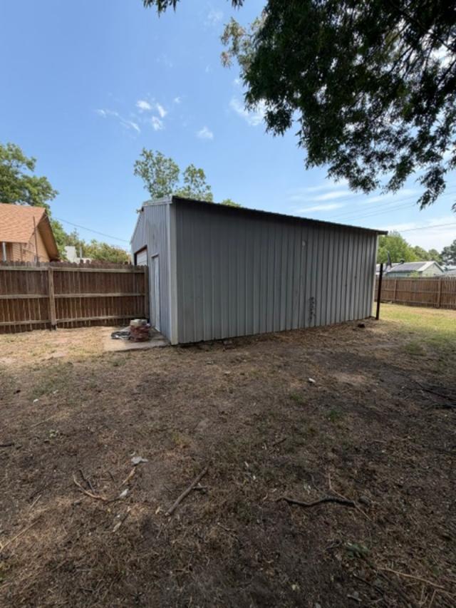 605 N Burgess Street Holdenville OK 74848