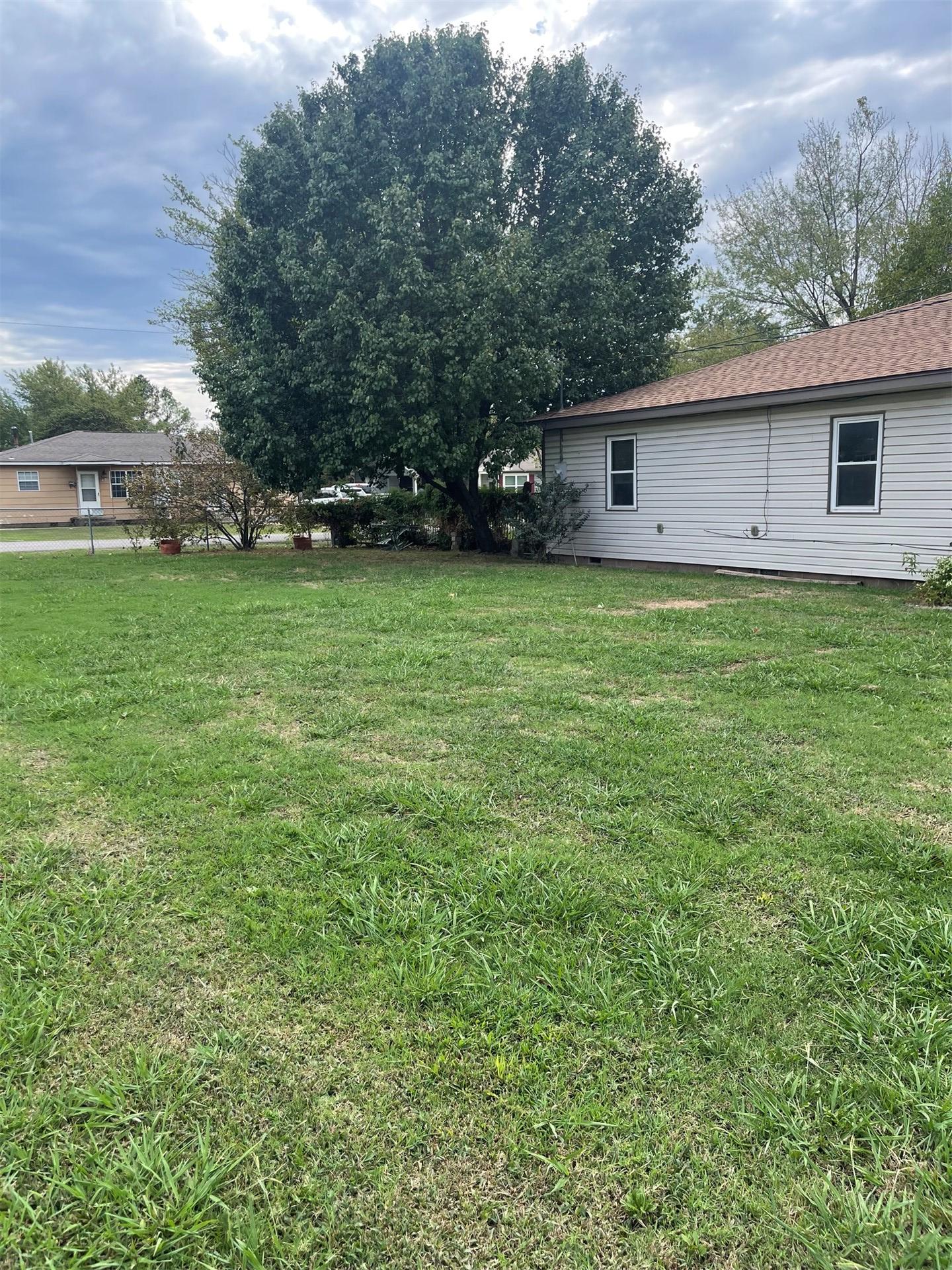 612 W 3rd Street Skiatook OK 74070