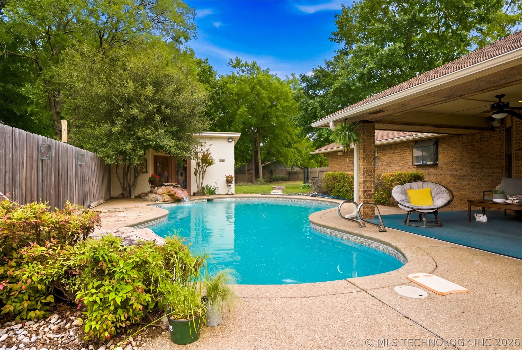 1613 S Colonial Circle Sallisaw OK 74955