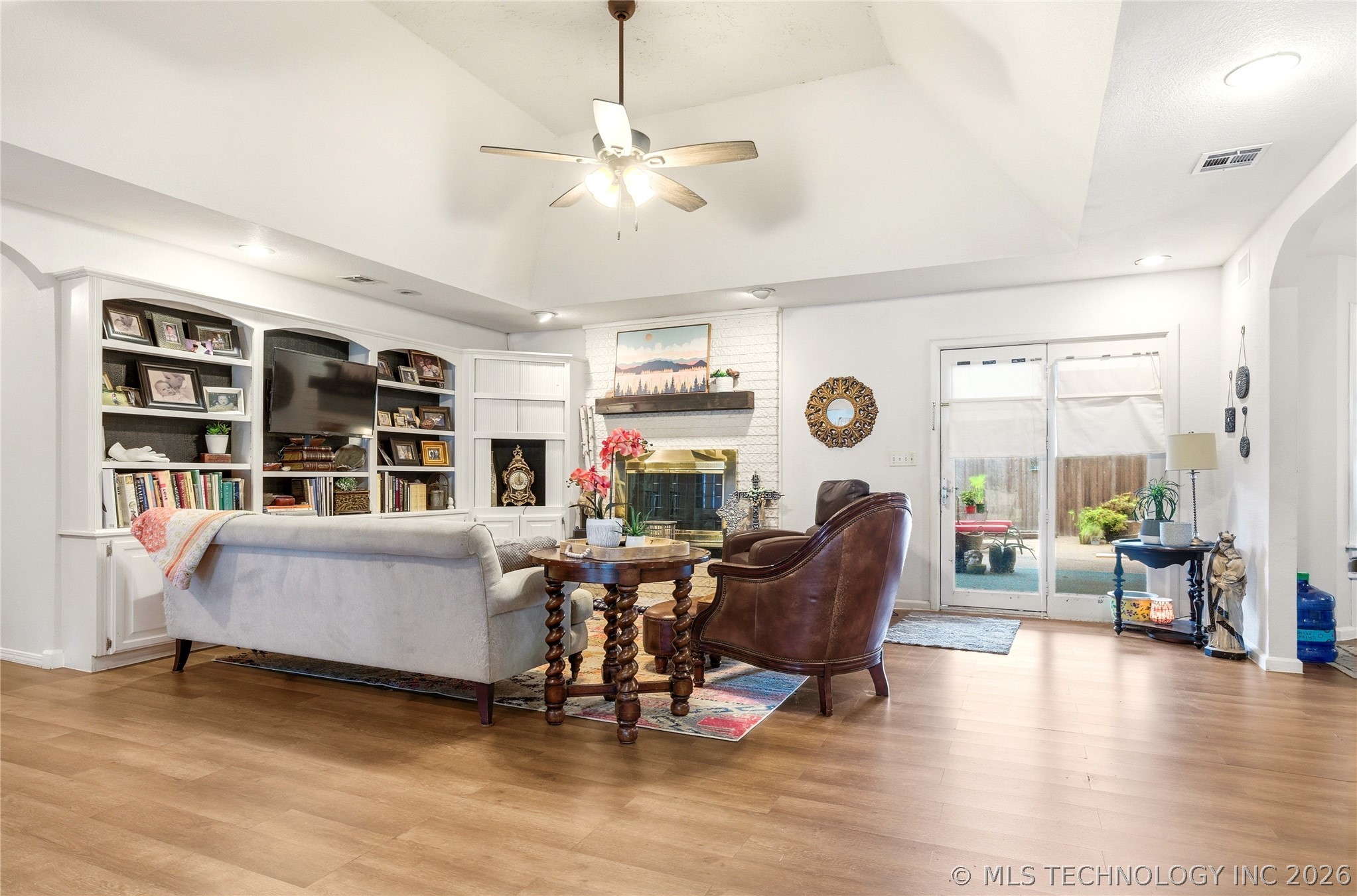 1613 S Colonial Circle Sallisaw OK 74955