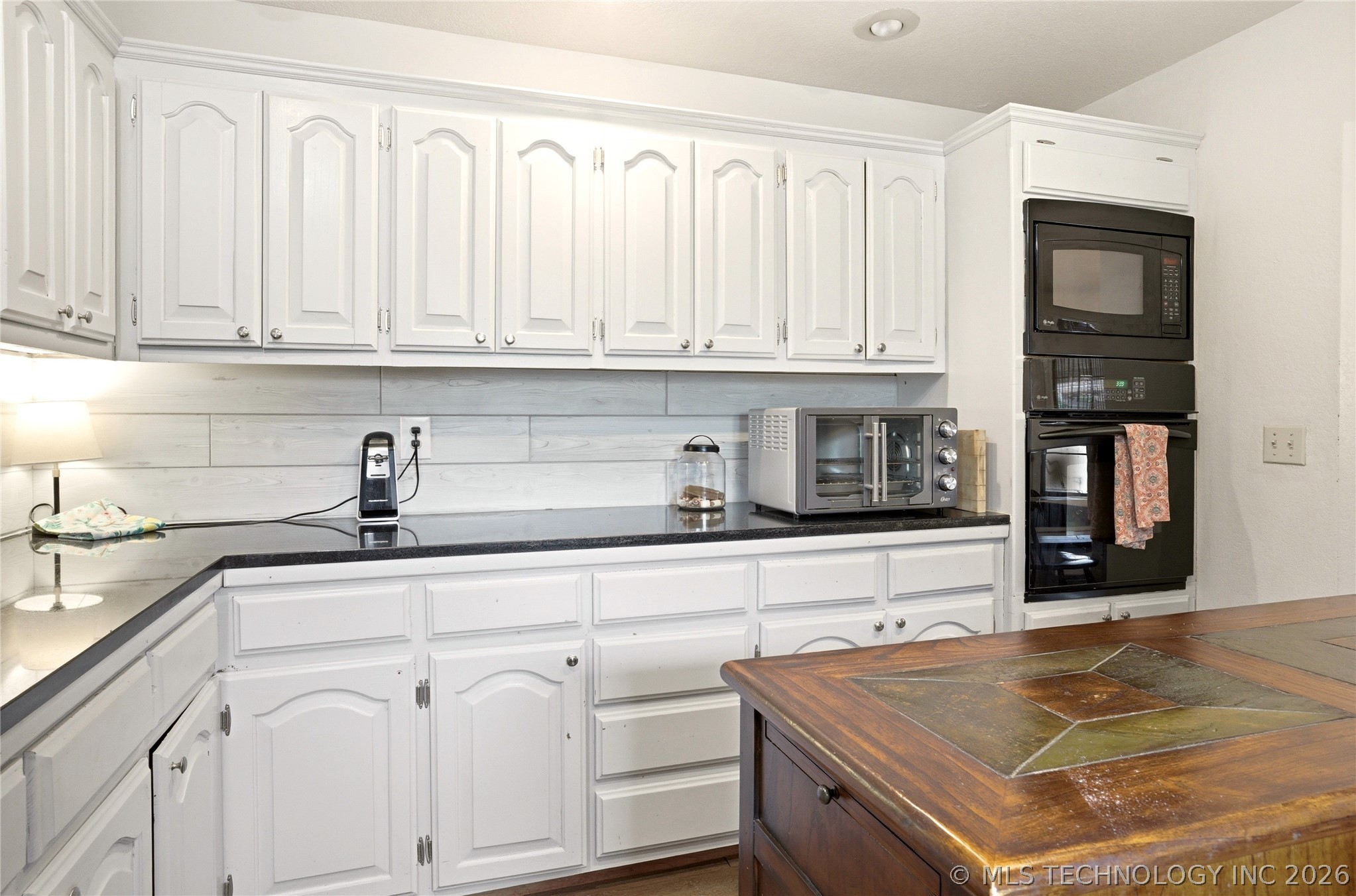 1613 S Colonial Circle Sallisaw OK 74955