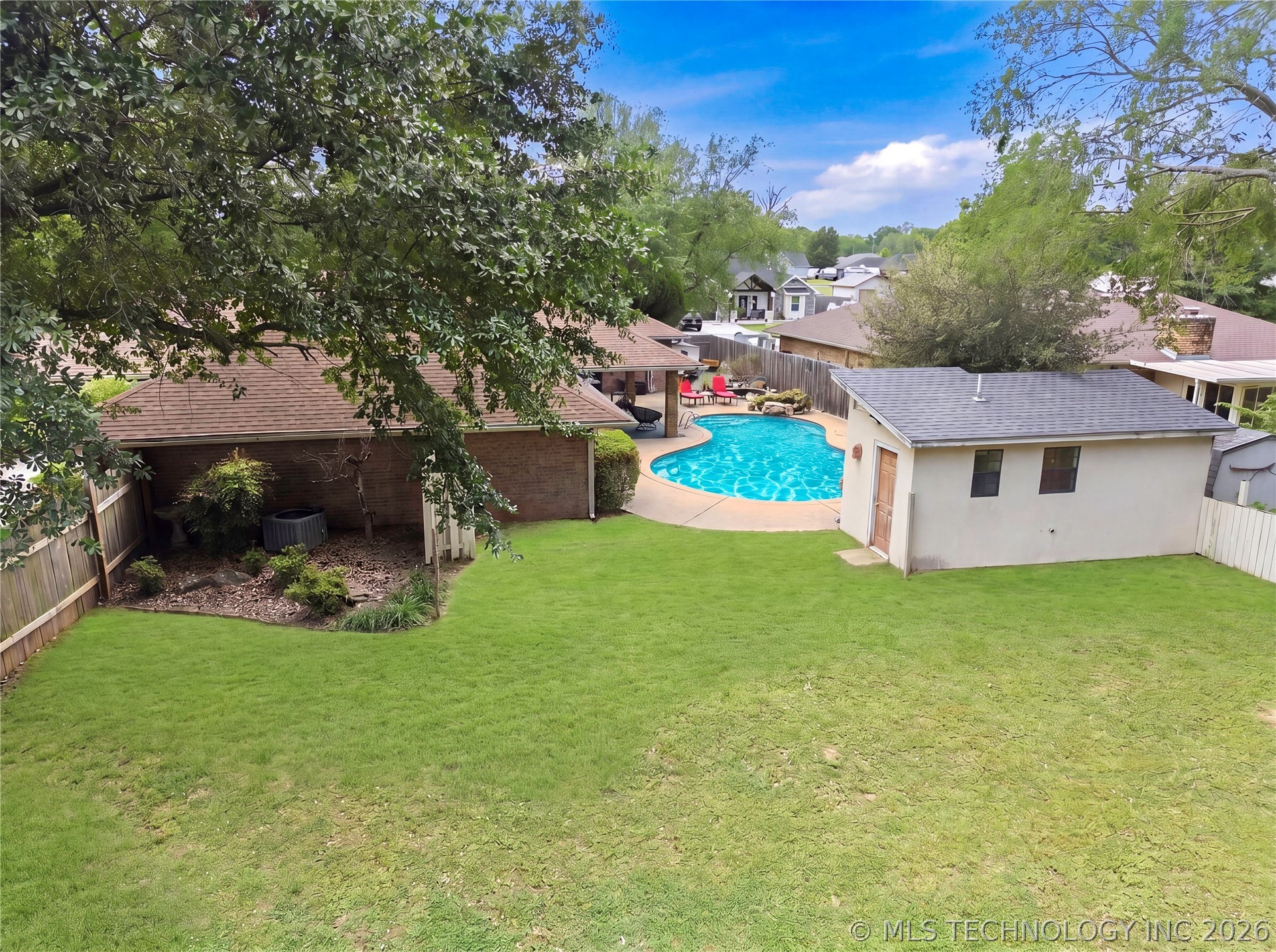 1613 S Colonial Circle Sallisaw OK 74955
