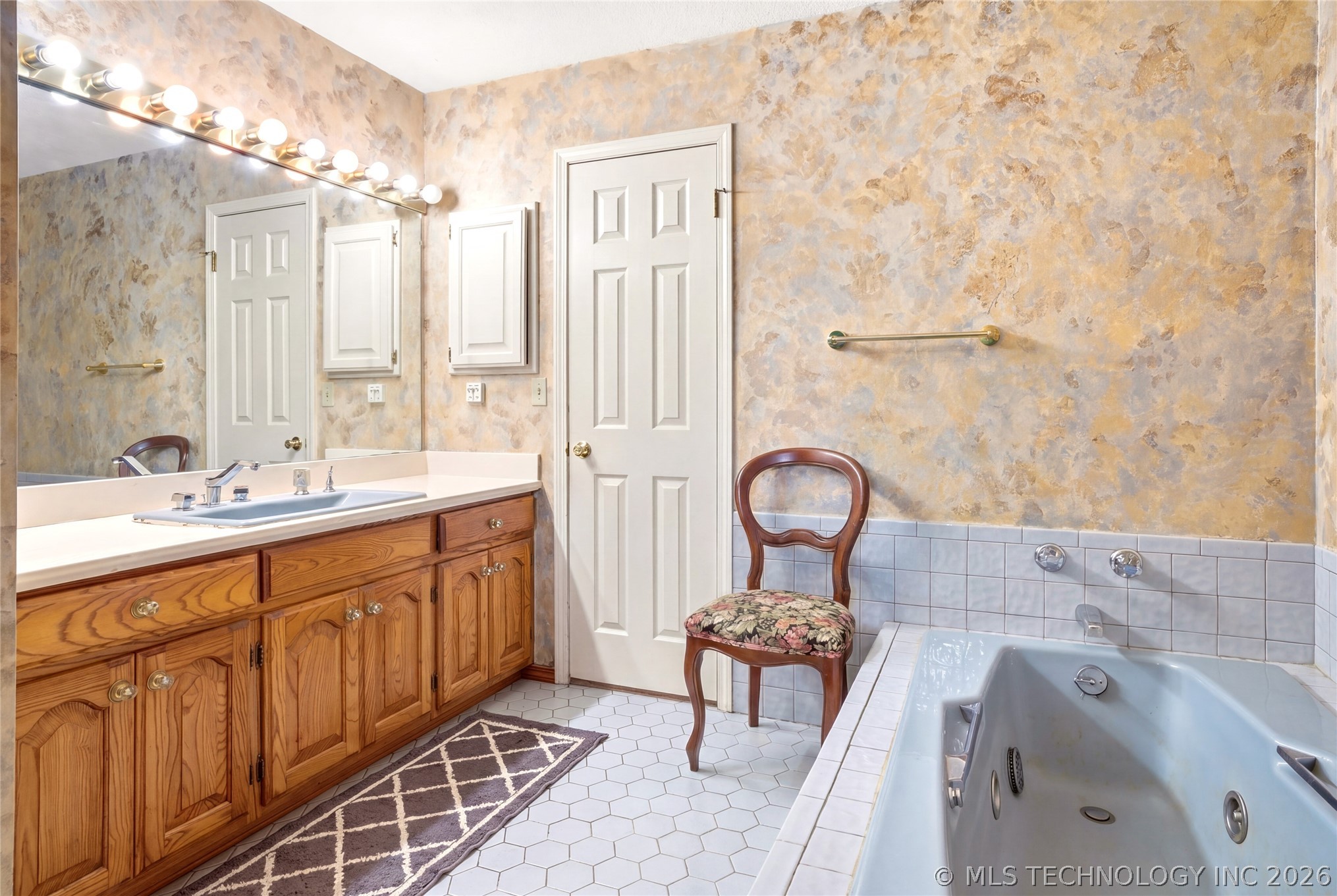 1613 S Colonial Circle Sallisaw OK 74955