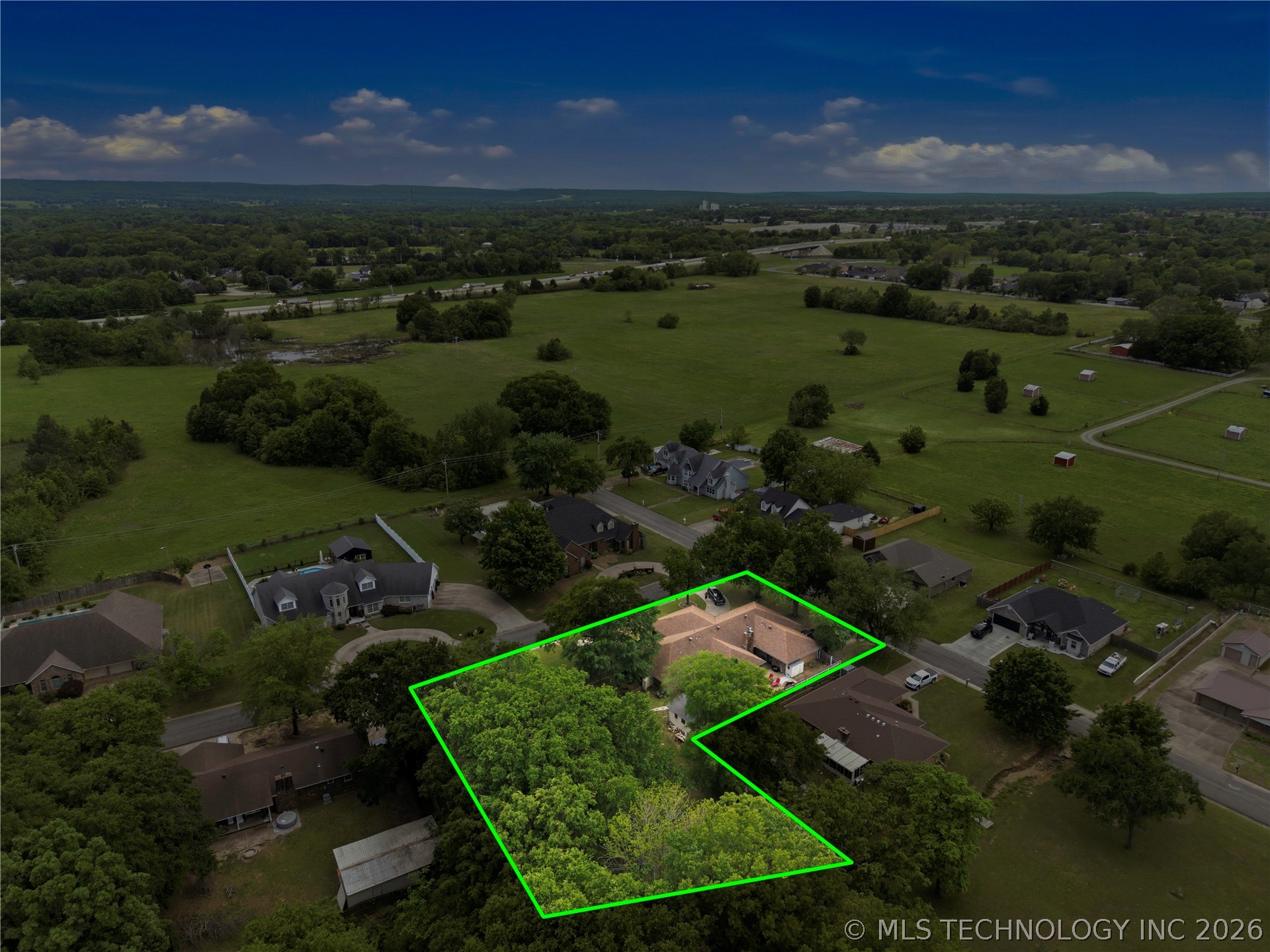 1613 S Colonial Circle Sallisaw OK 74955