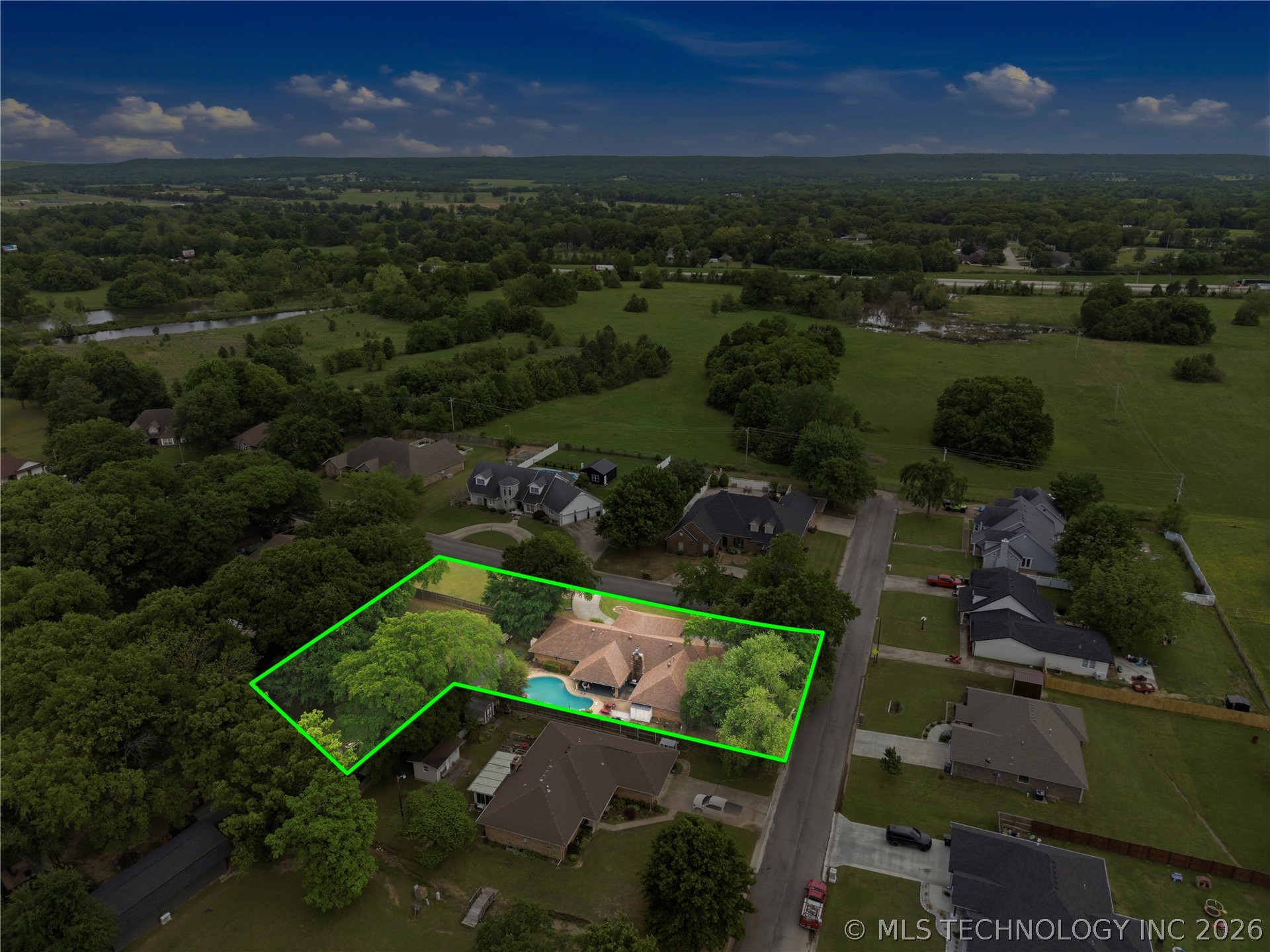 1613 S Colonial Circle Sallisaw OK 74955