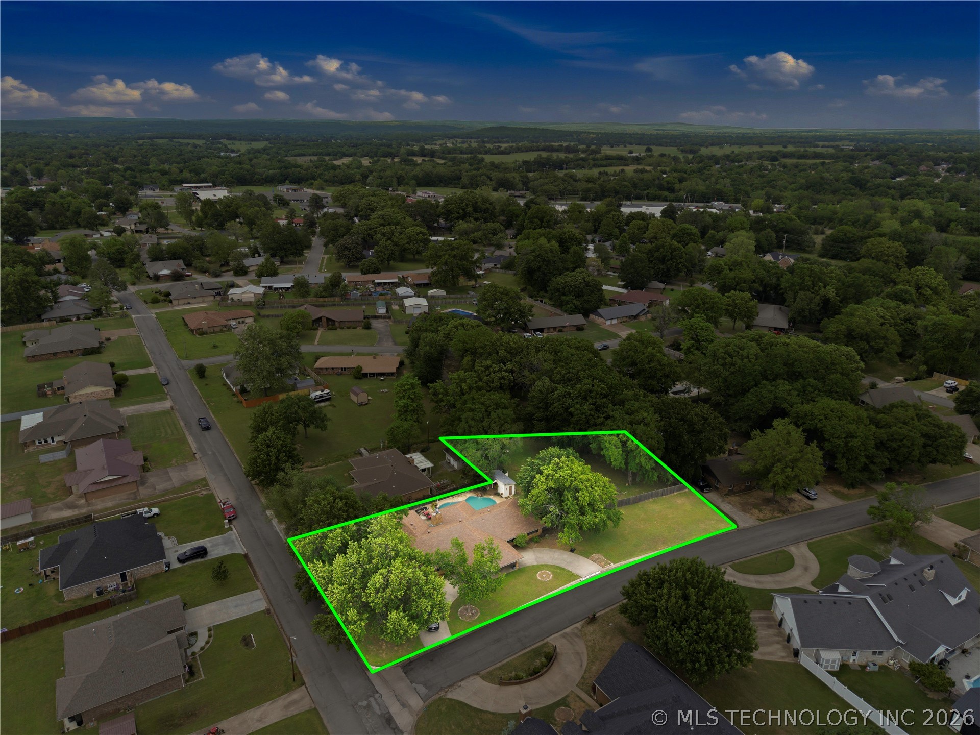 1613 S Colonial Circle Sallisaw OK 74955