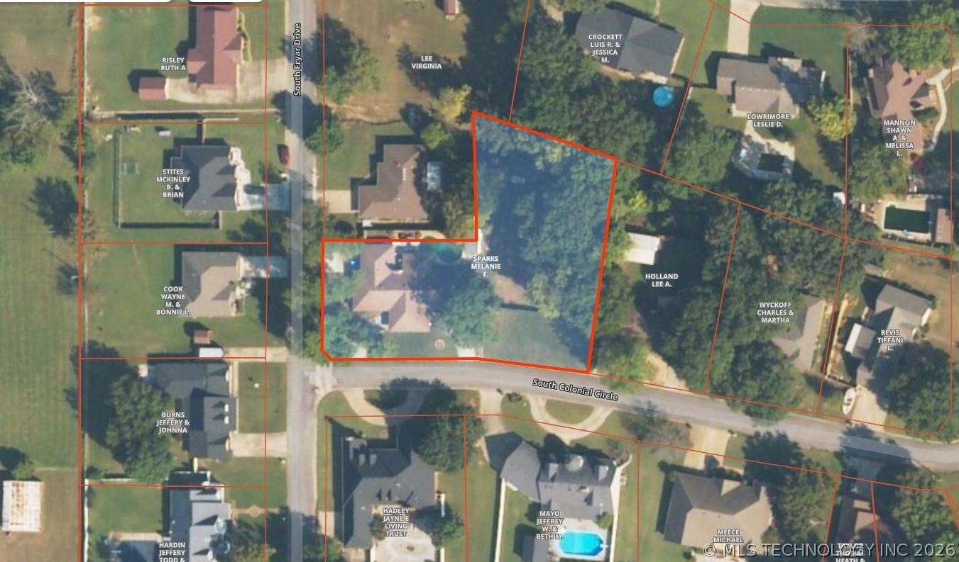 1613 S Colonial Circle Sallisaw OK 74955
