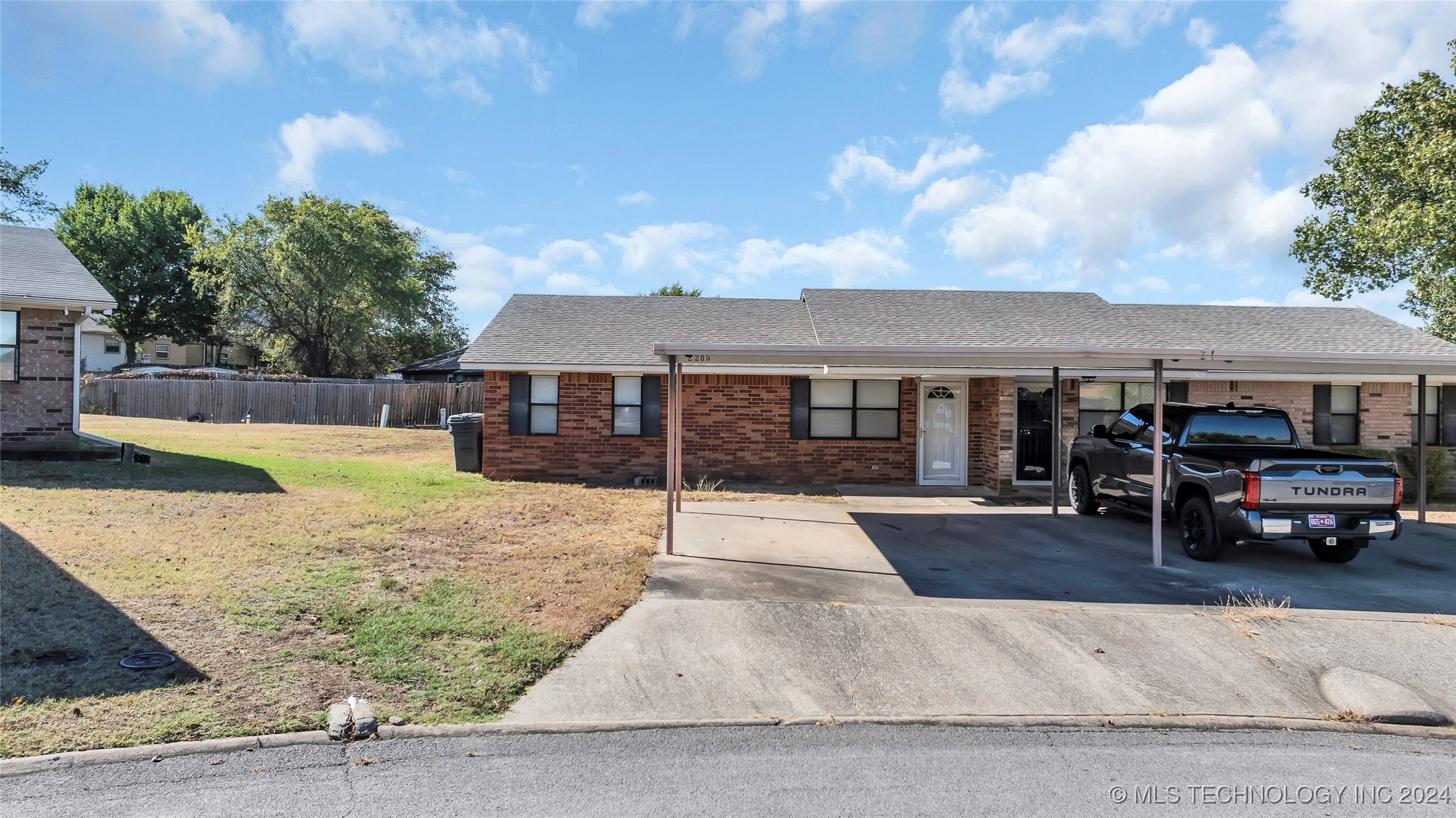 2205 S Cedar Ardmore OK 73401