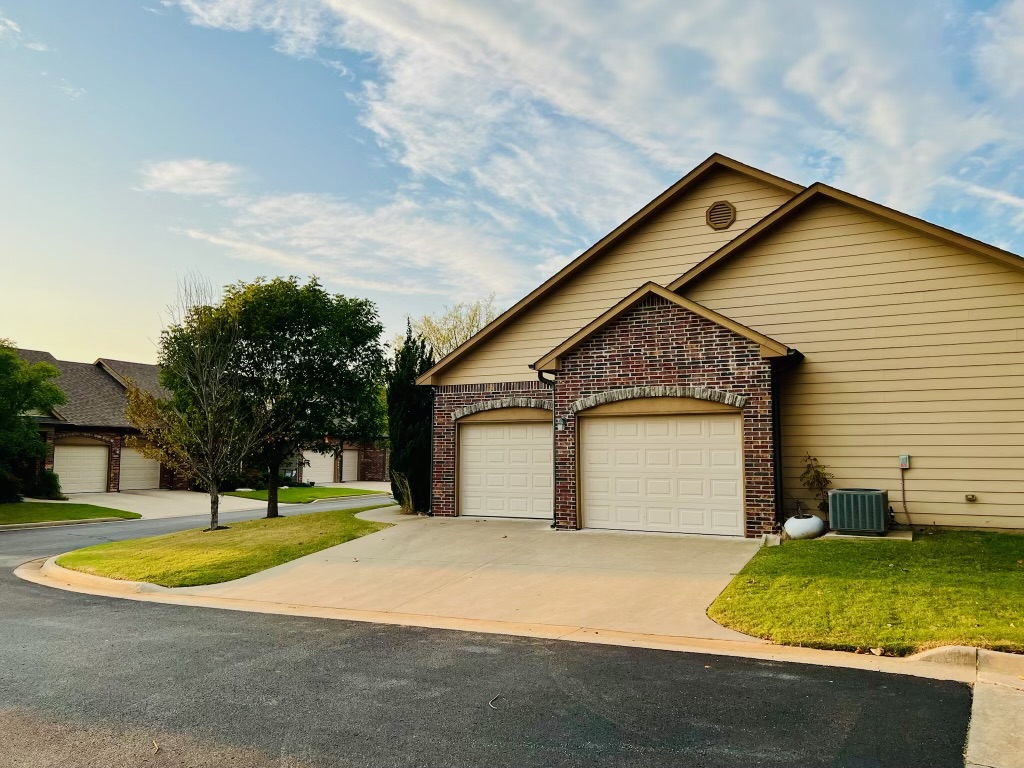 4611 S Royal Dublin Lane Broken Arrow OK 74011