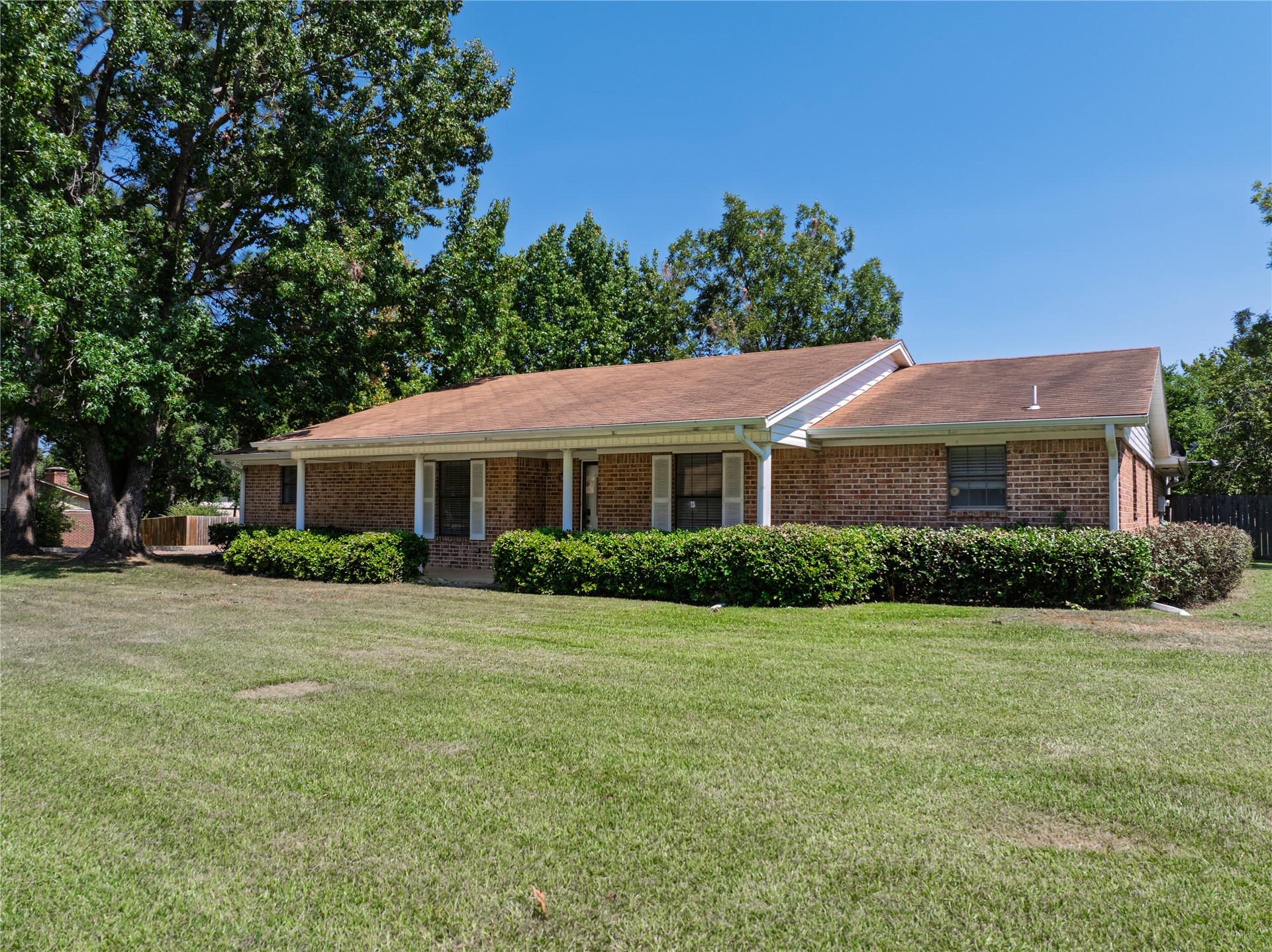 111 Meadowlark Lane Durant OK 74701