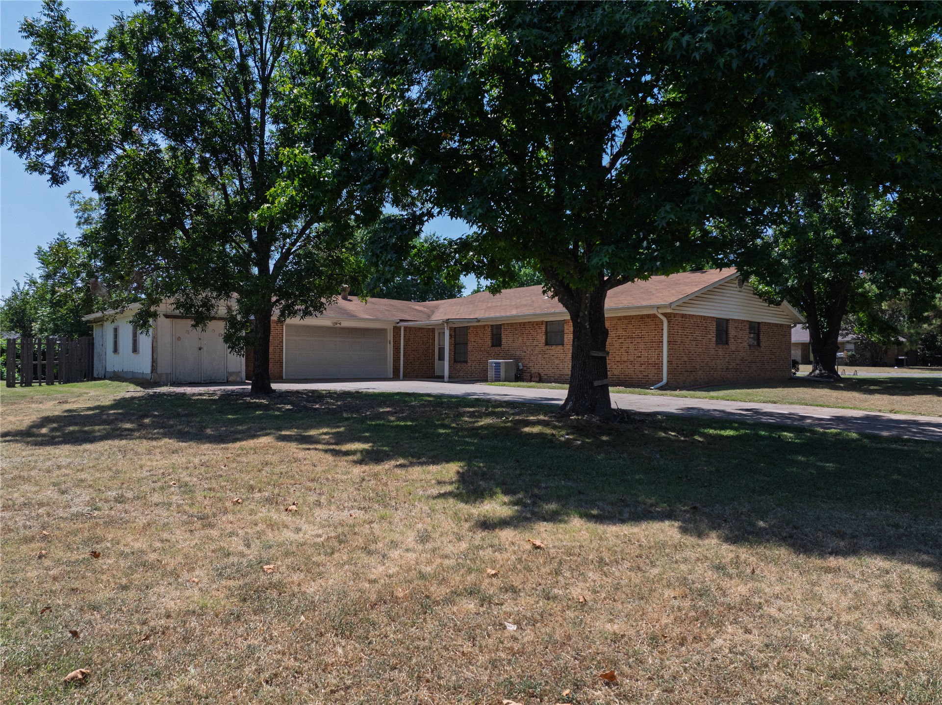 111 Meadowlark Lane Durant OK 74701