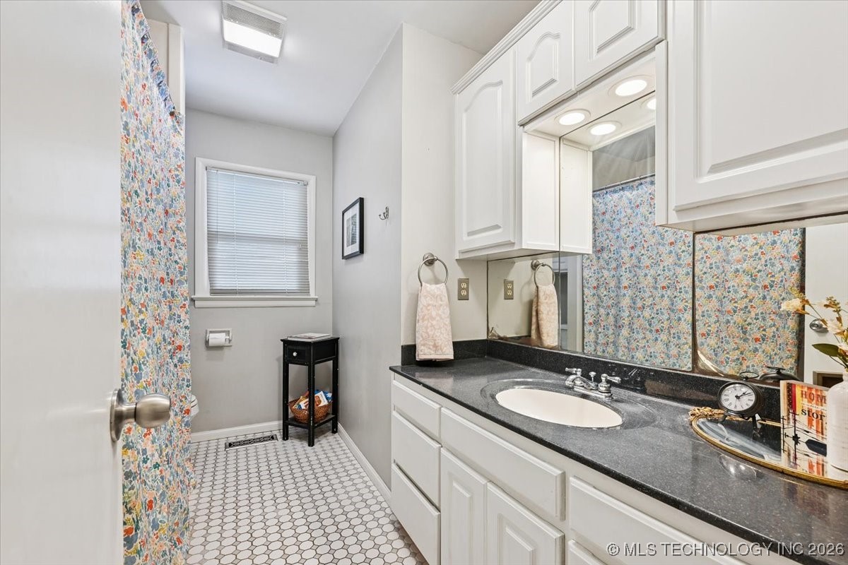 4417 E 58th Place Tulsa OK 74135