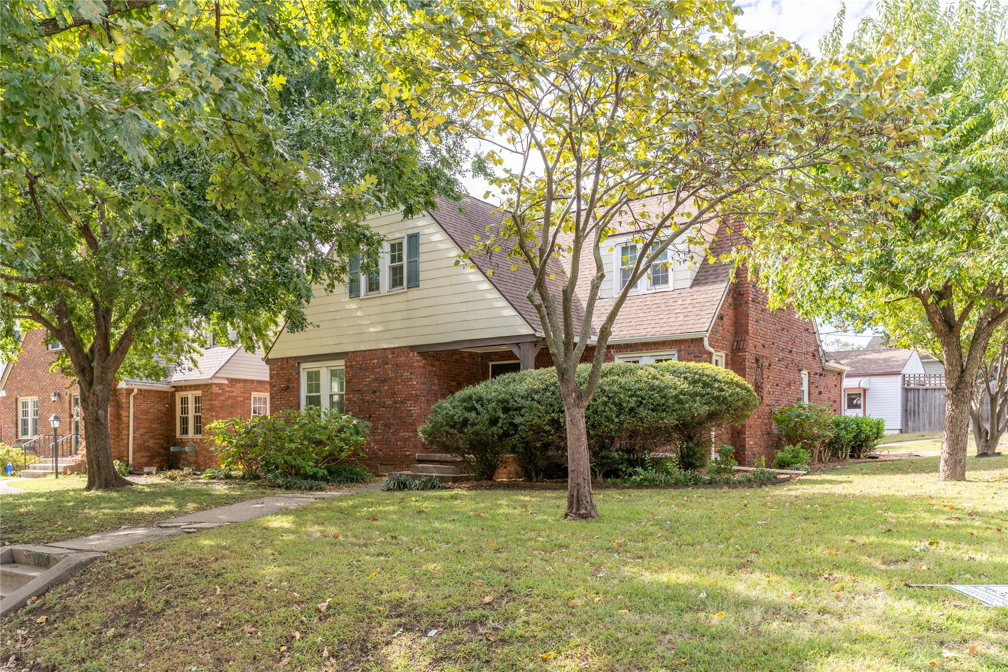 1604 S Lewis Place Tulsa OK 74104