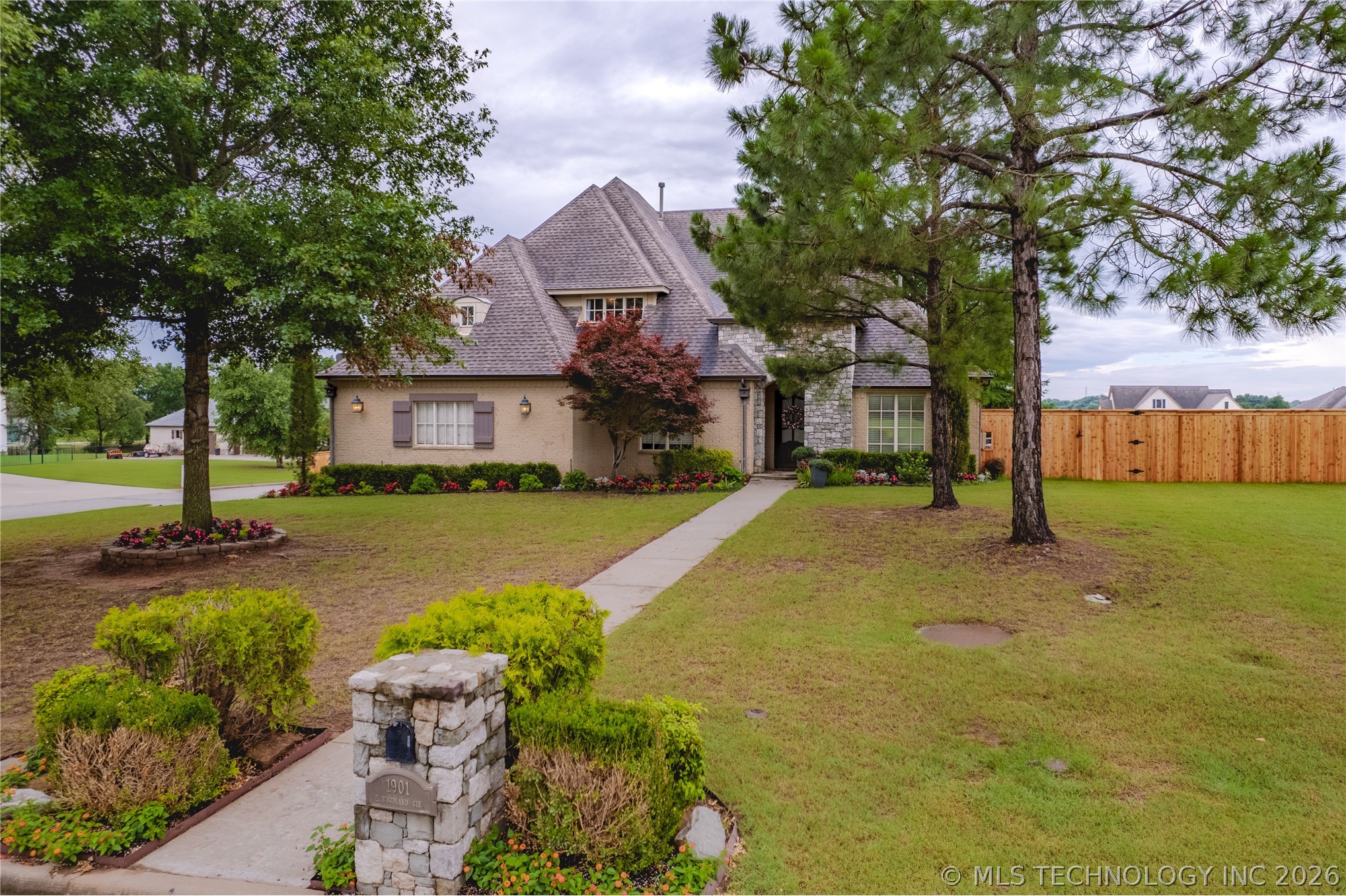 1901 E Woodland Circle Muskogee OK 74403