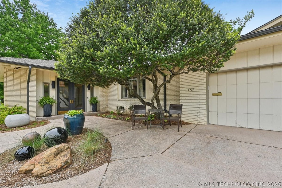 5715 S Evanston Place Tulsa OK 74105