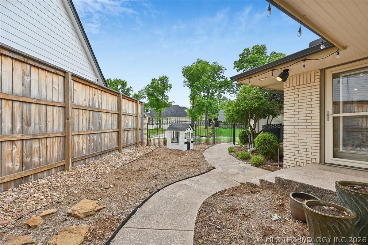 5715 S Evanston Place Tulsa OK 74105