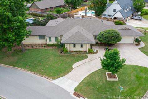 5715 S Evanston Place Tulsa OK 74105