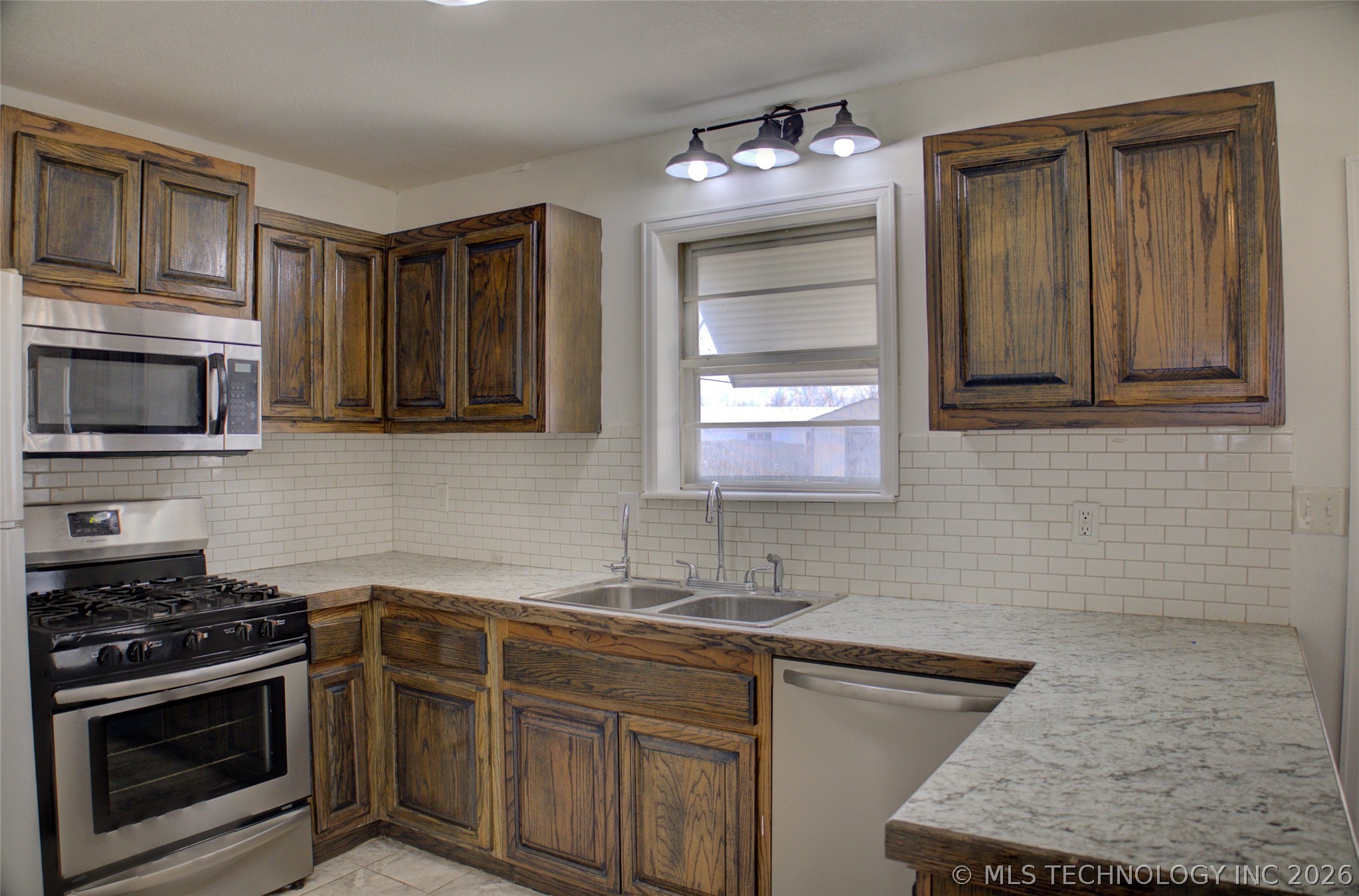 1405 N Lang Street Claremore OK 74017