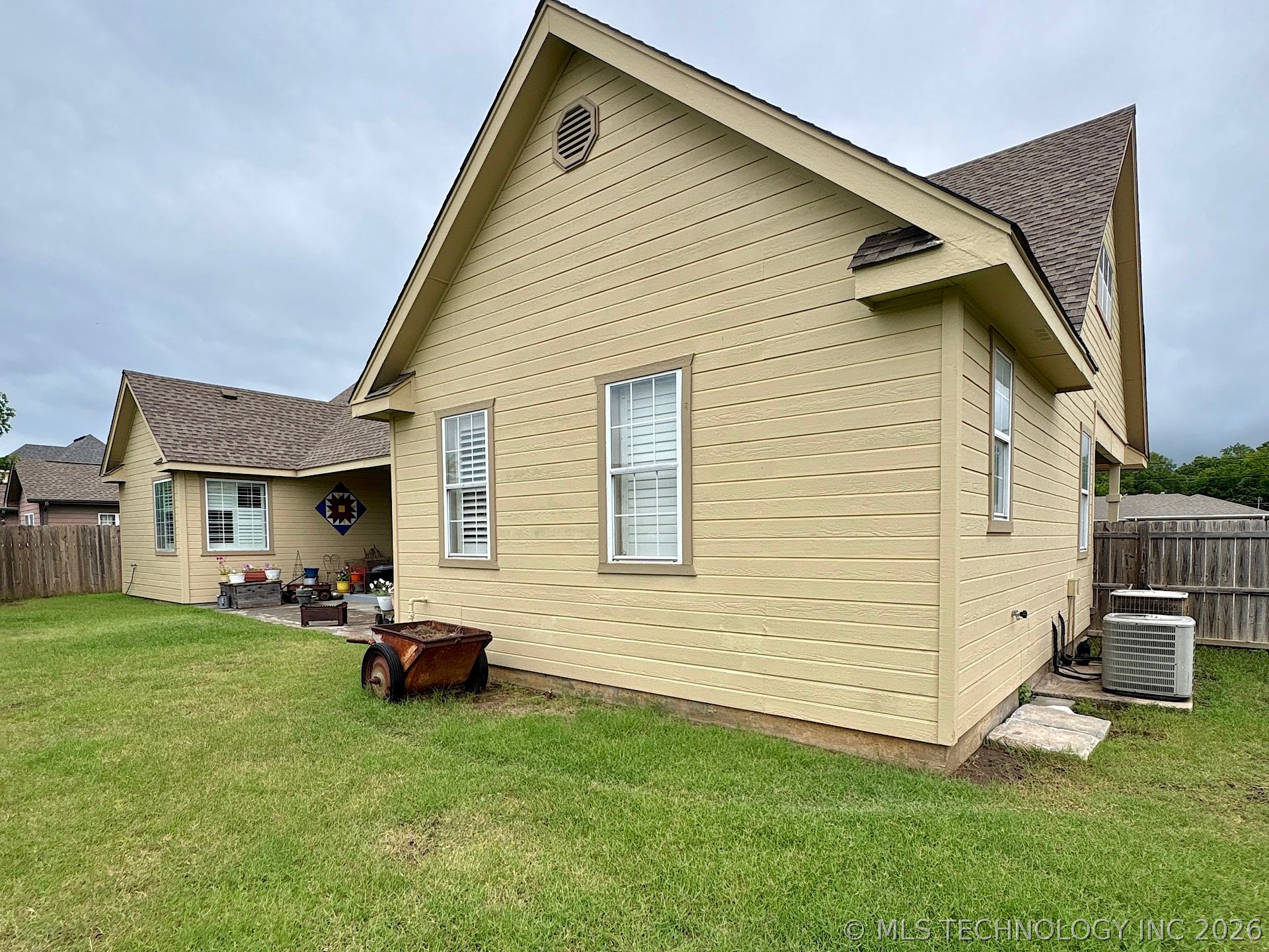 1025 E 13th Street Cushing OK 74023