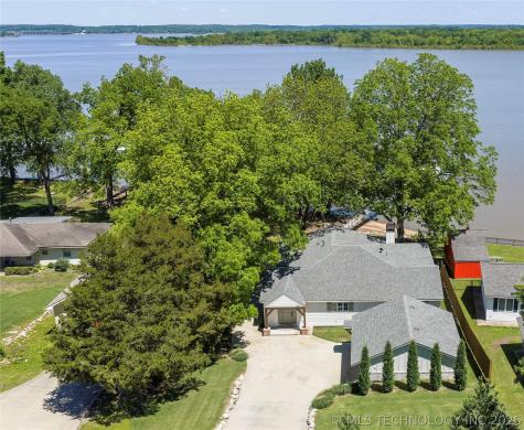 1205 Red Bud Drive Grove OK 74344