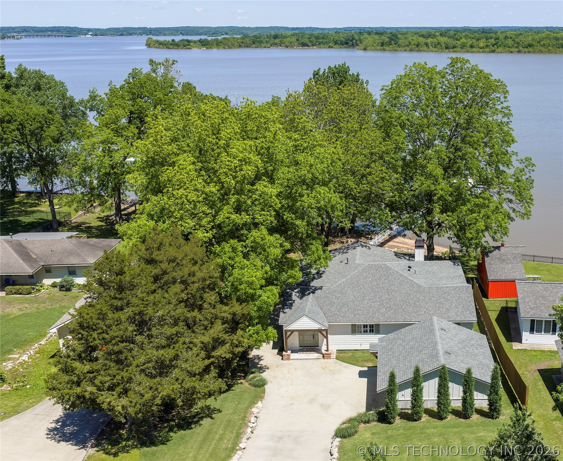 1205 Red Bud Drive Grove OK 74344