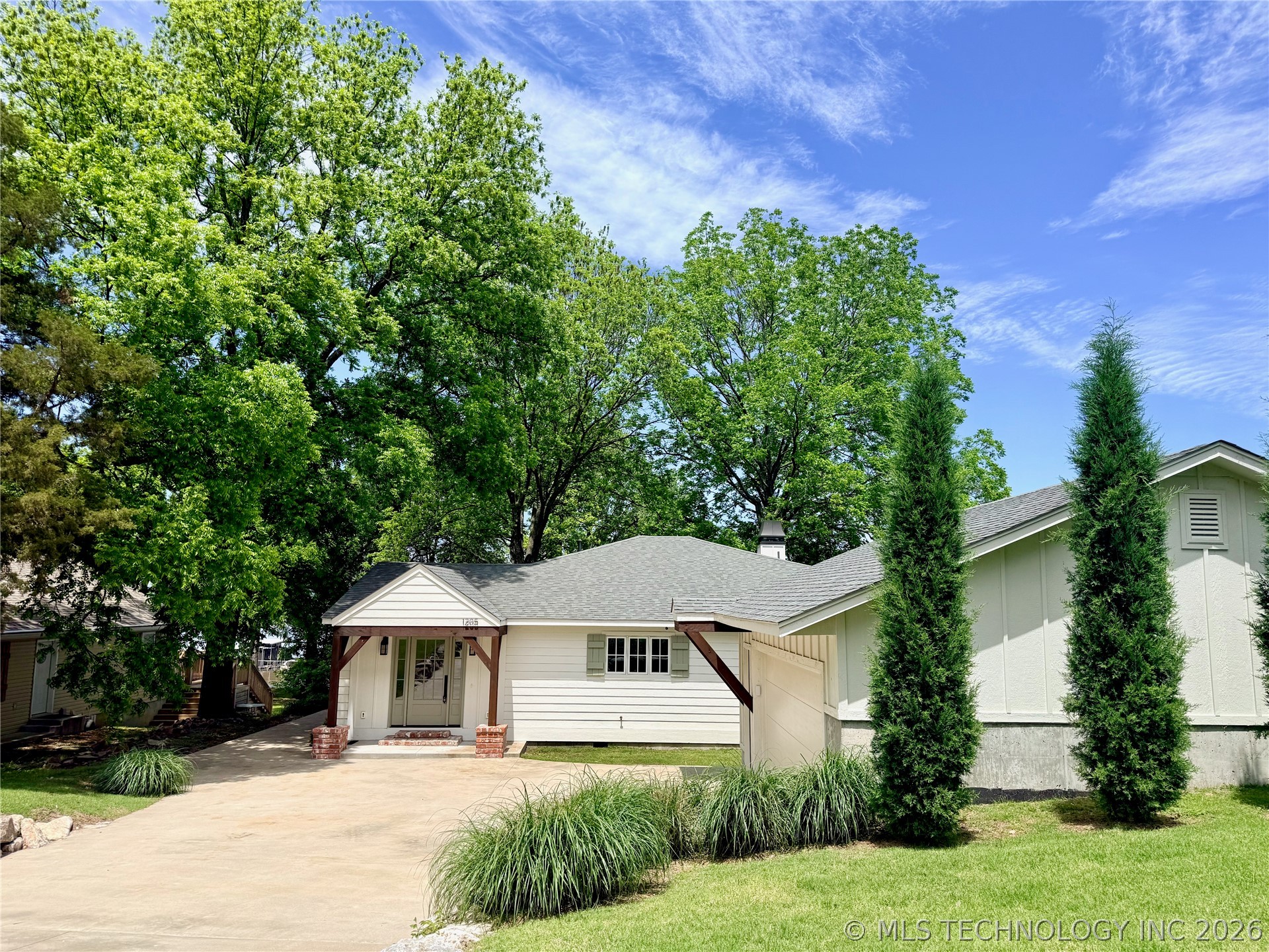 1205 Red Bud Drive Grove OK 74344