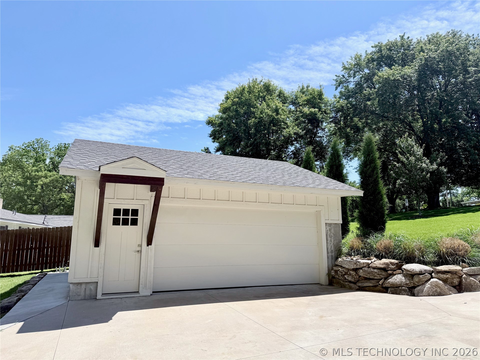 1205 Red Bud Drive Grove OK 74344