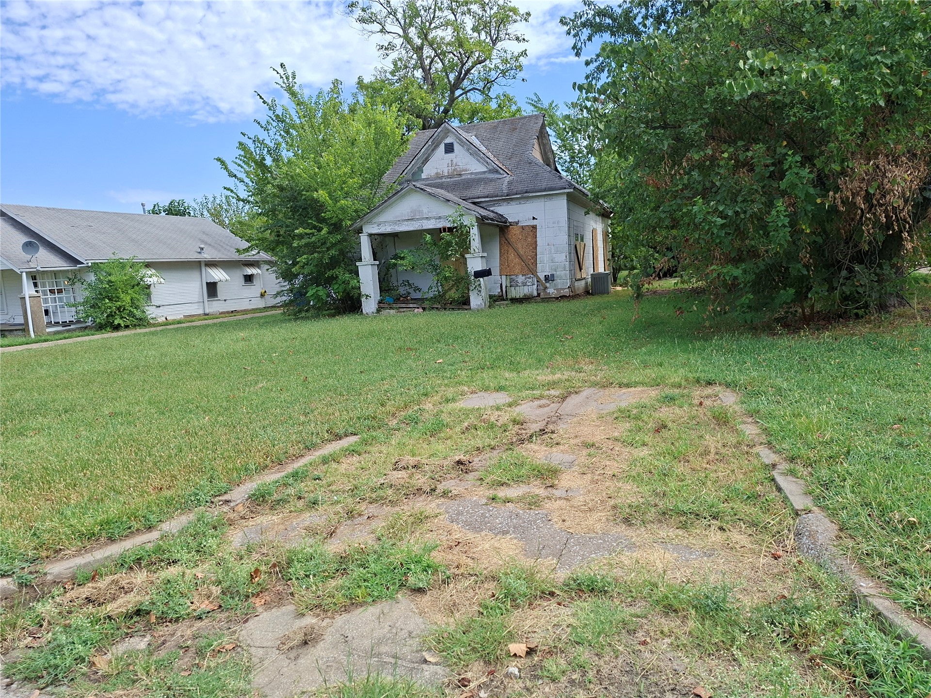 1109 E Broadway Cushing OK 74023